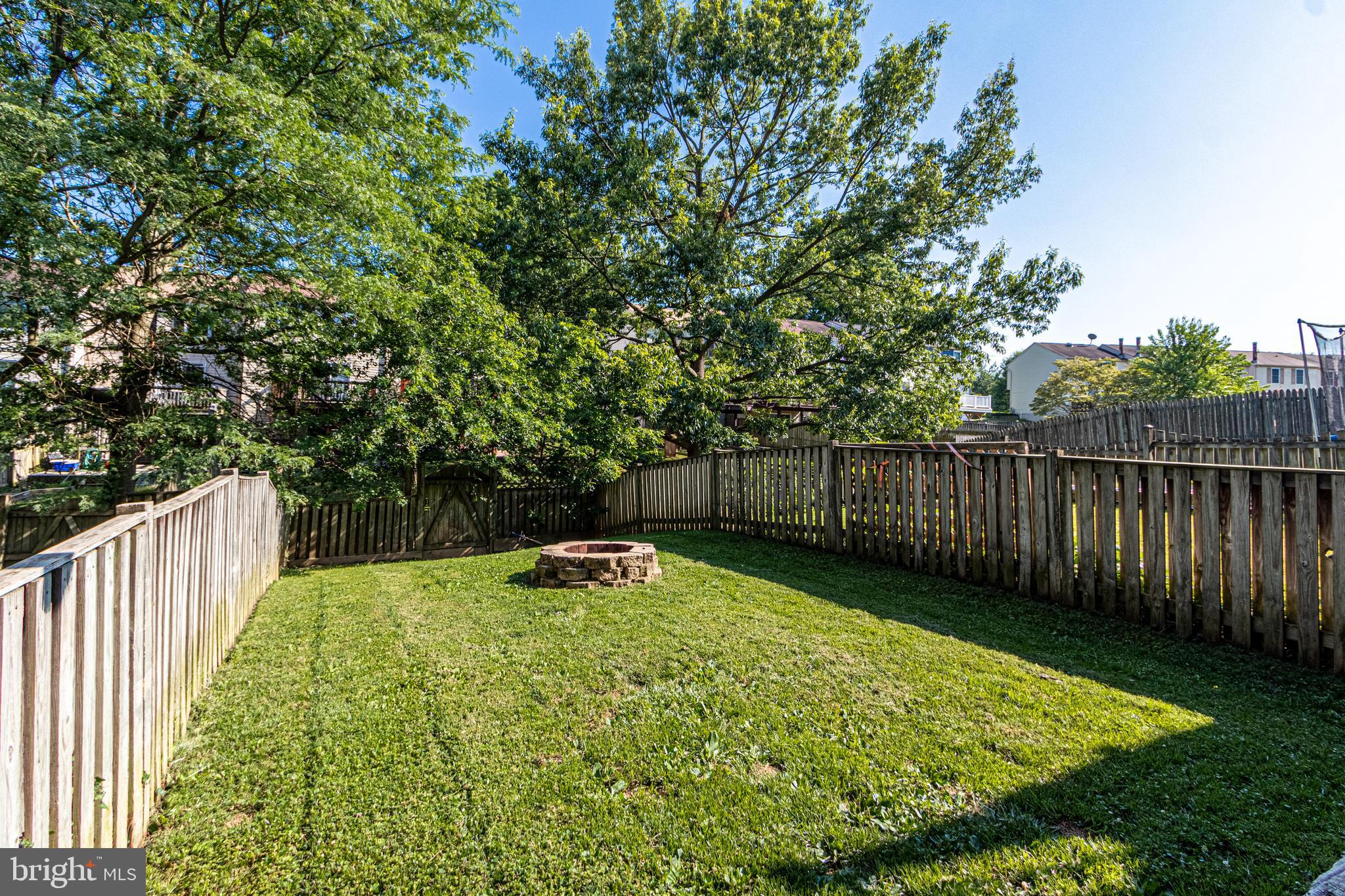 CONSTANT FRIENDSHIP - Residential