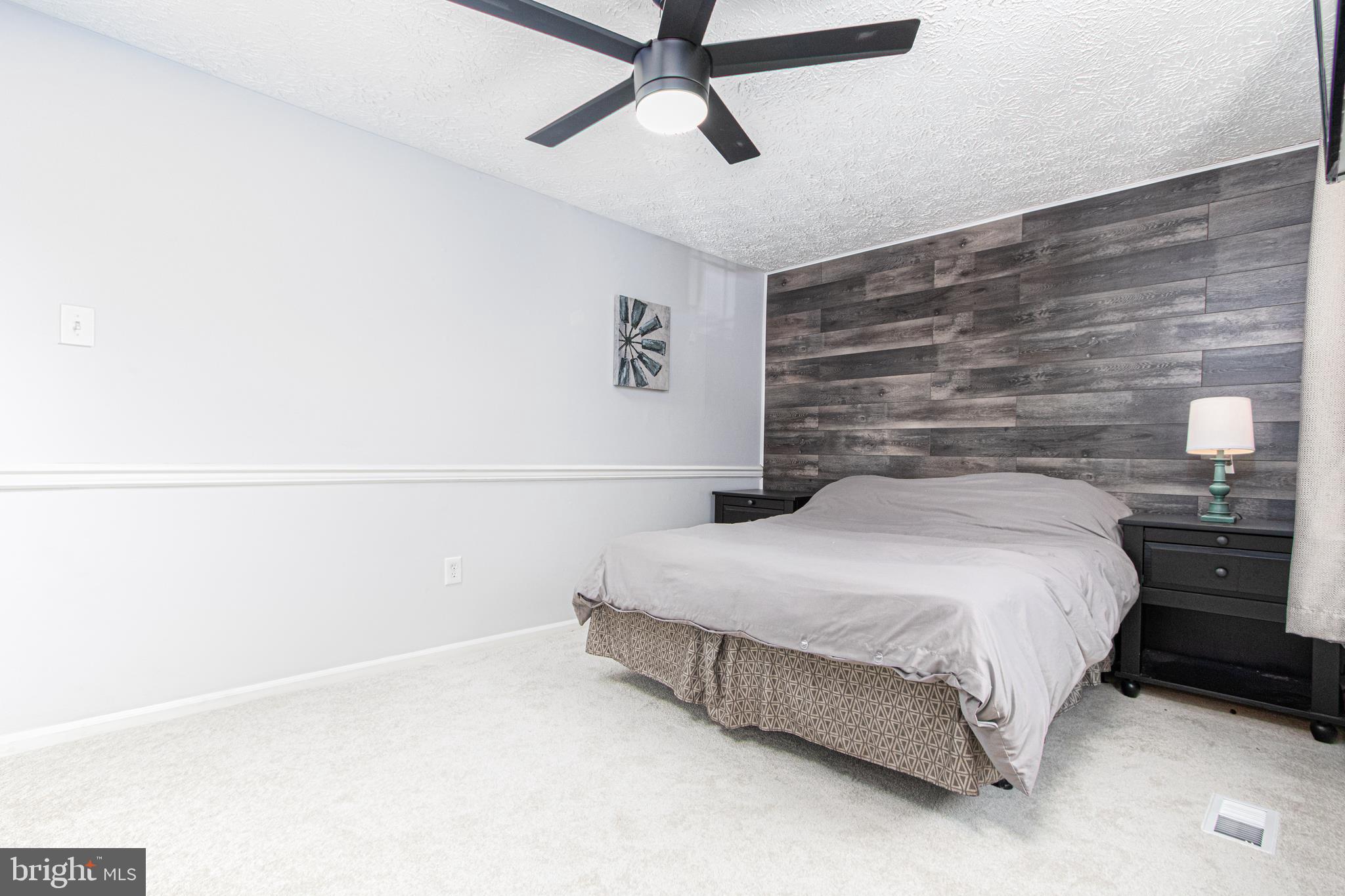 CONSTANT FRIENDSHIP - Residential