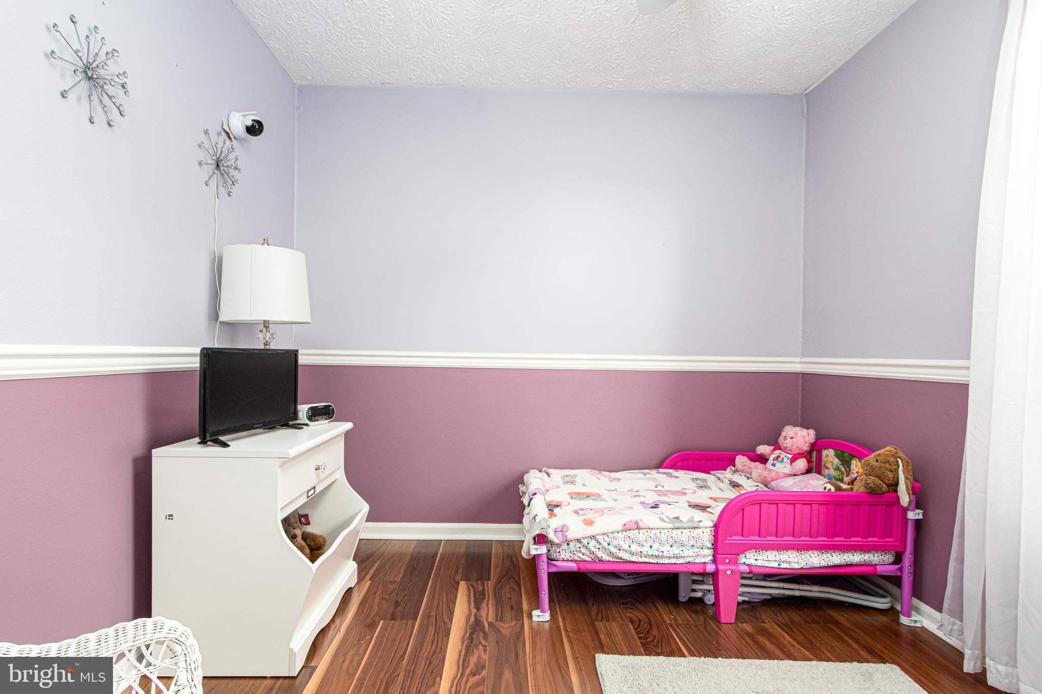 CONSTANT FRIENDSHIP - Residential