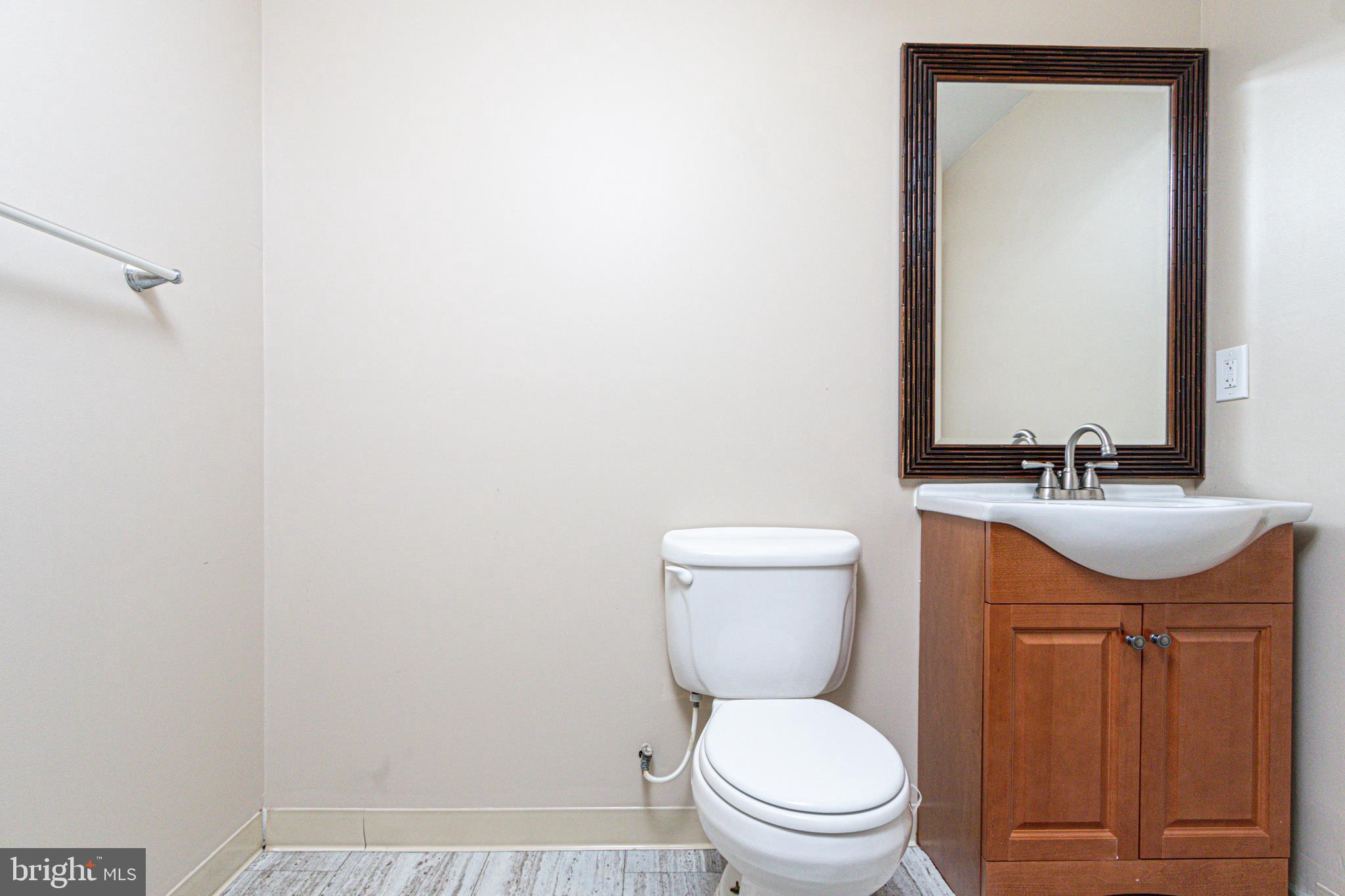 CONSTANT FRIENDSHIP - Residential