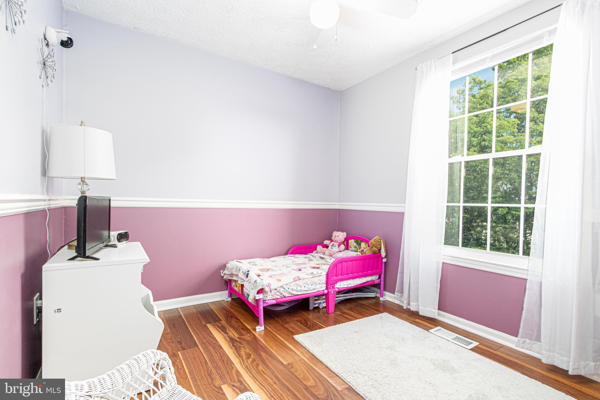 CONSTANT FRIENDSHIP - Residential