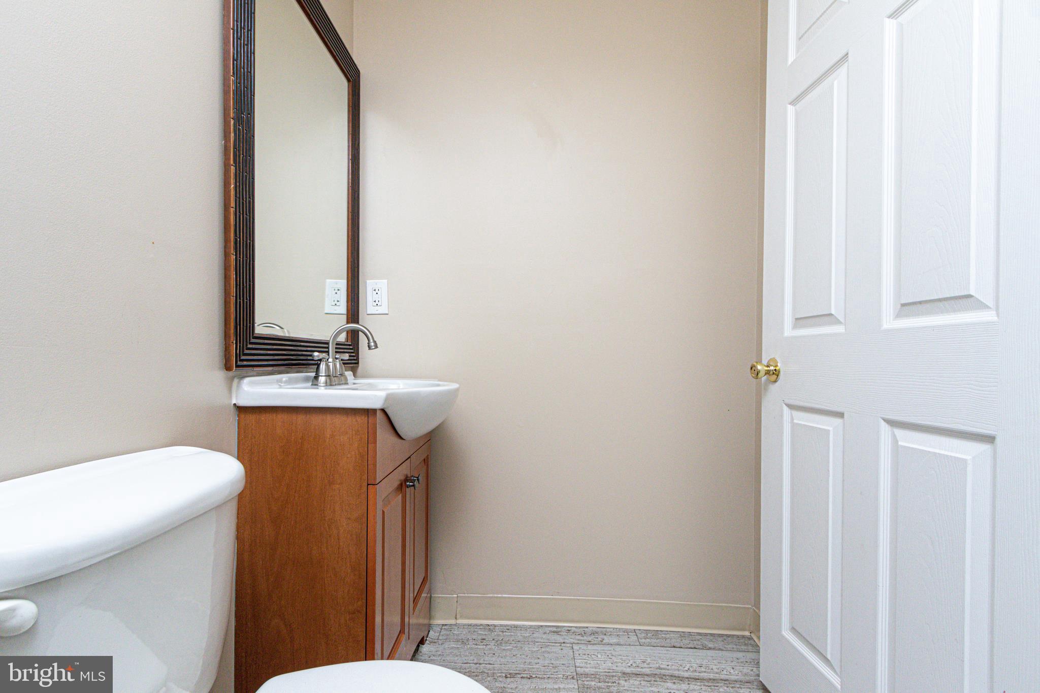 CONSTANT FRIENDSHIP - Residential