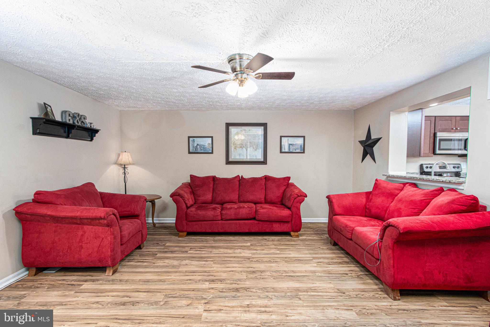 CONSTANT FRIENDSHIP - Residential