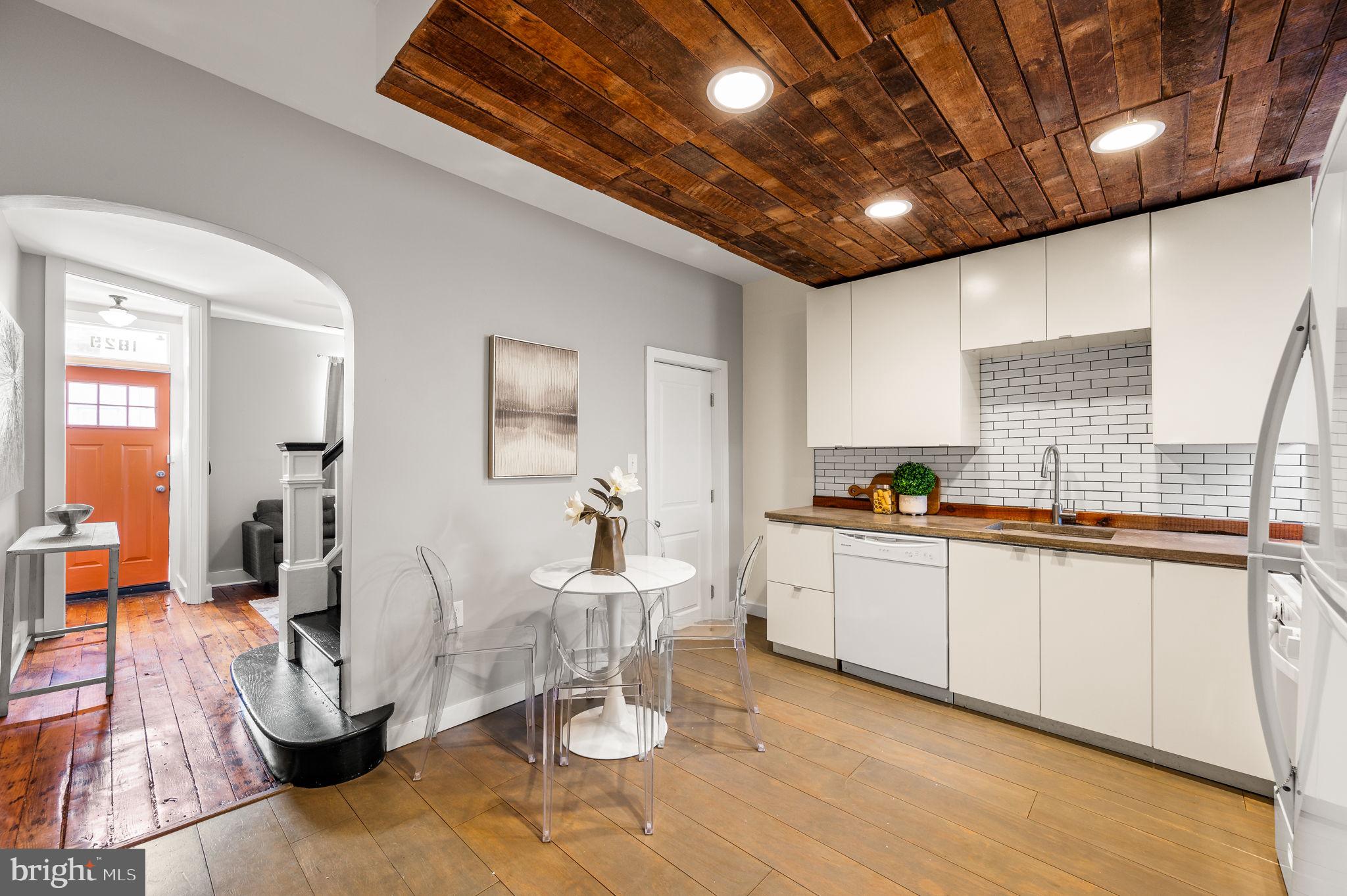 EAST KENSINGTON - Residential