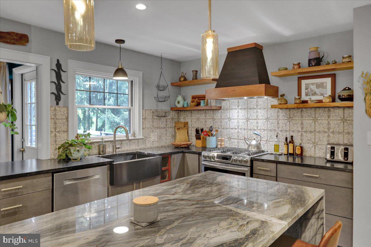 BLOSSOM HILL - Residential