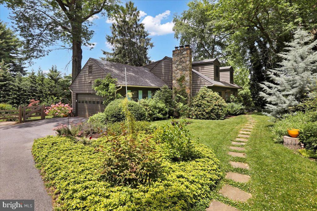 Photo of 67 Orchard Road, Lancaster, PA 17601 (MLS # PALA2052836)