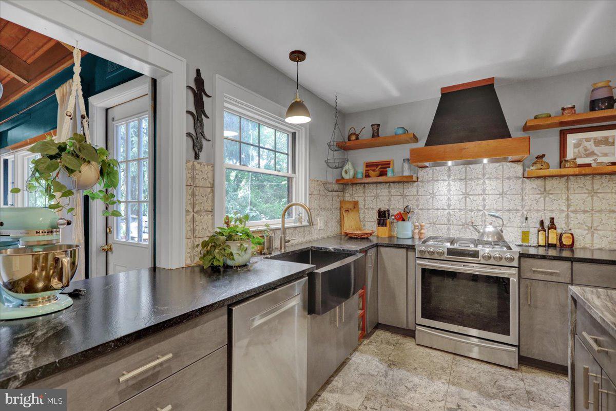 BLOSSOM HILL - Residential