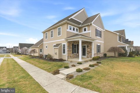 664 RICHMOND DRIVE LANCASTER PA 17601