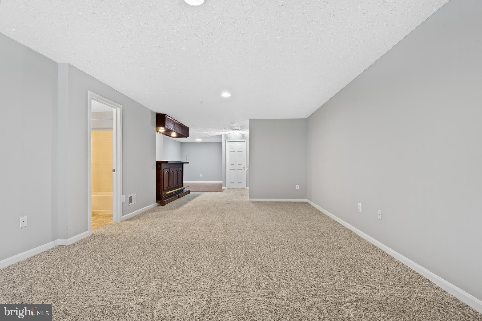 REISTERSTOWN VILLAGE - Residential Lease