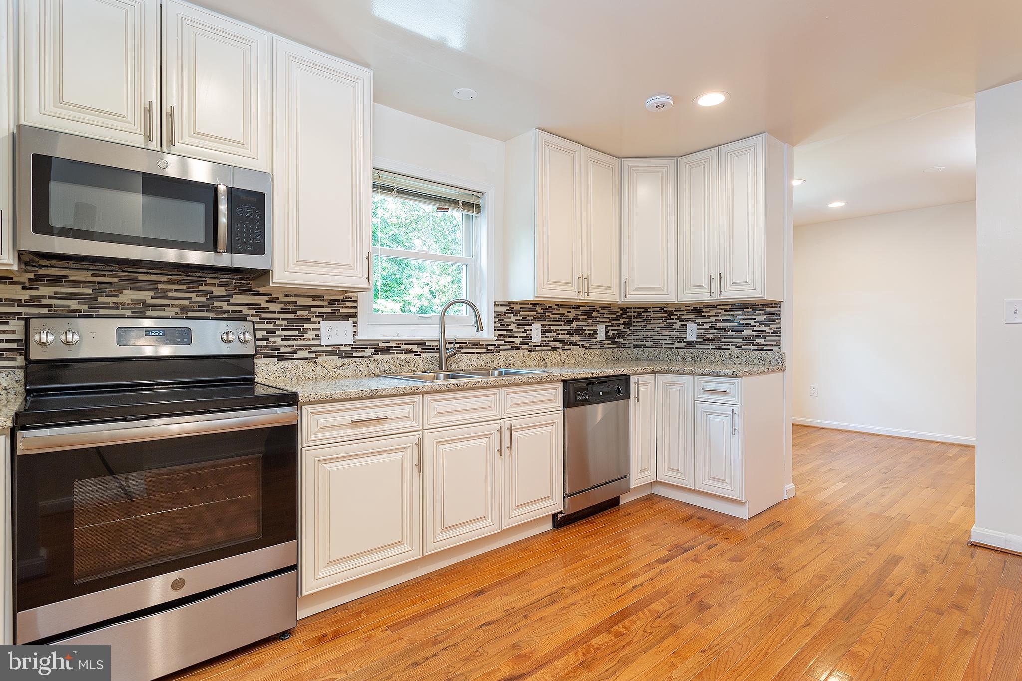 DALEVIEW MANOR - Residential