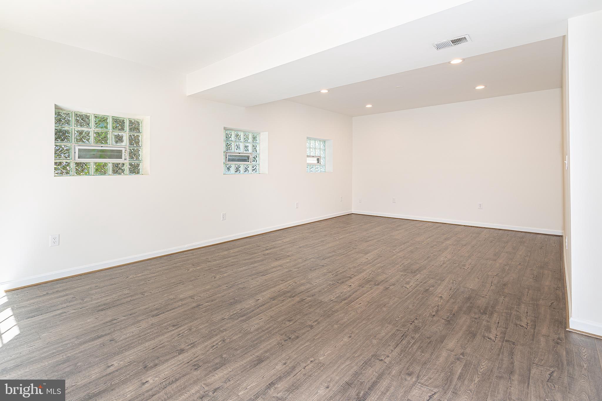 DALEVIEW MANOR - Residential