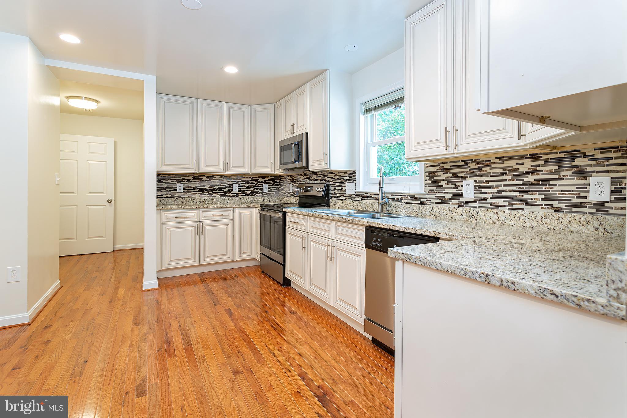 DALEVIEW MANOR - Residential