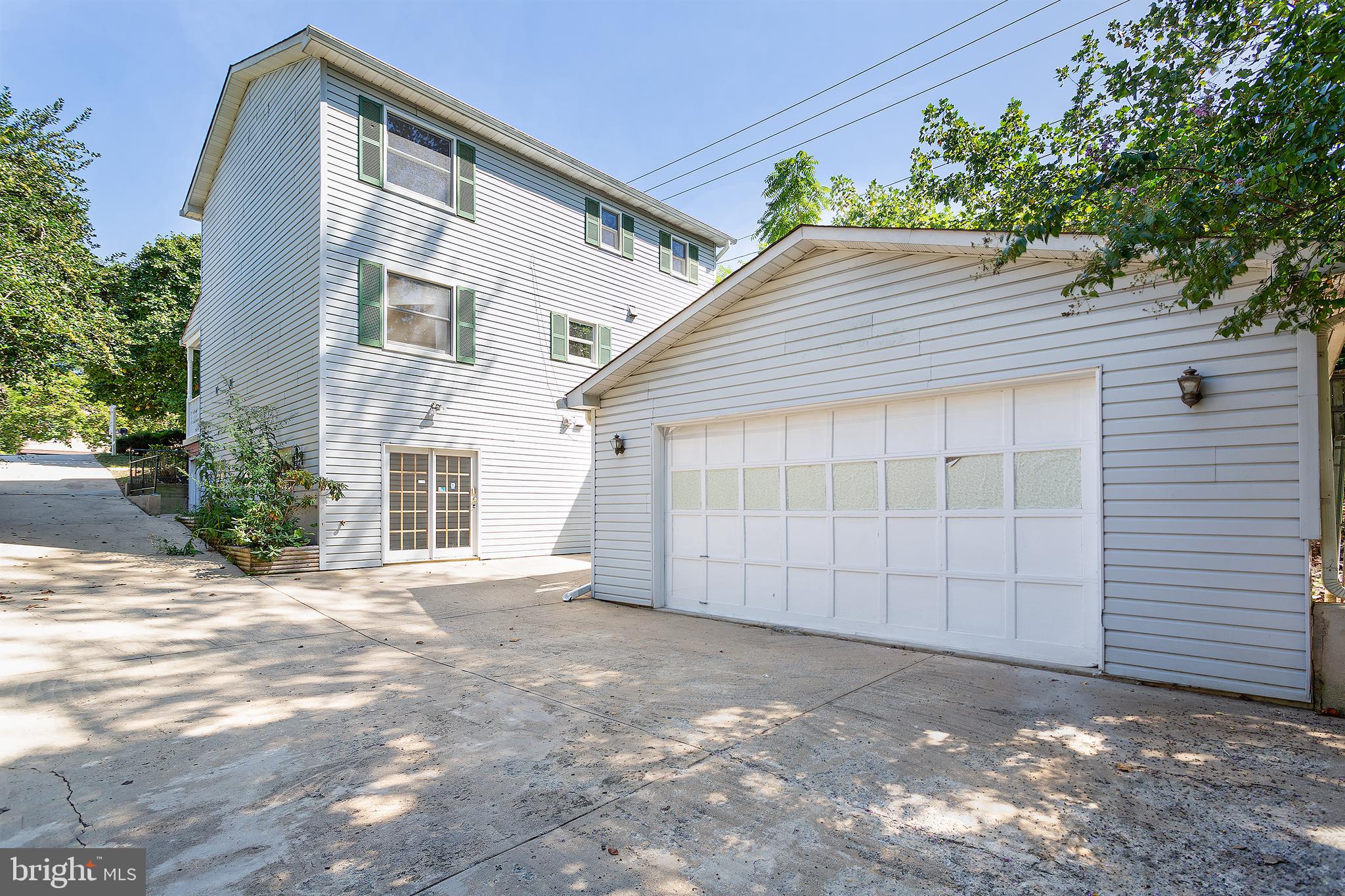 DALEVIEW MANOR - Residential