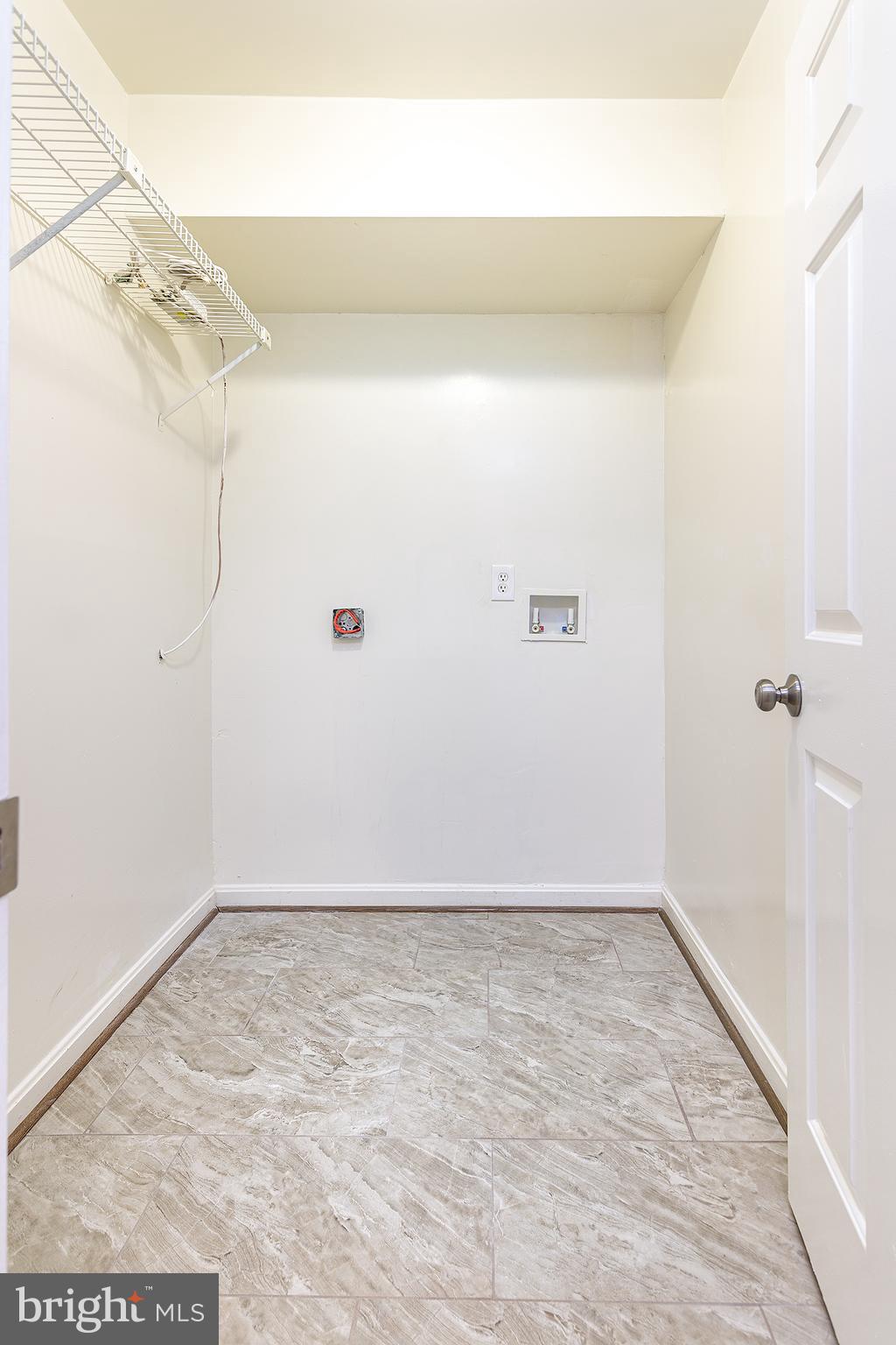 DALEVIEW MANOR - Residential