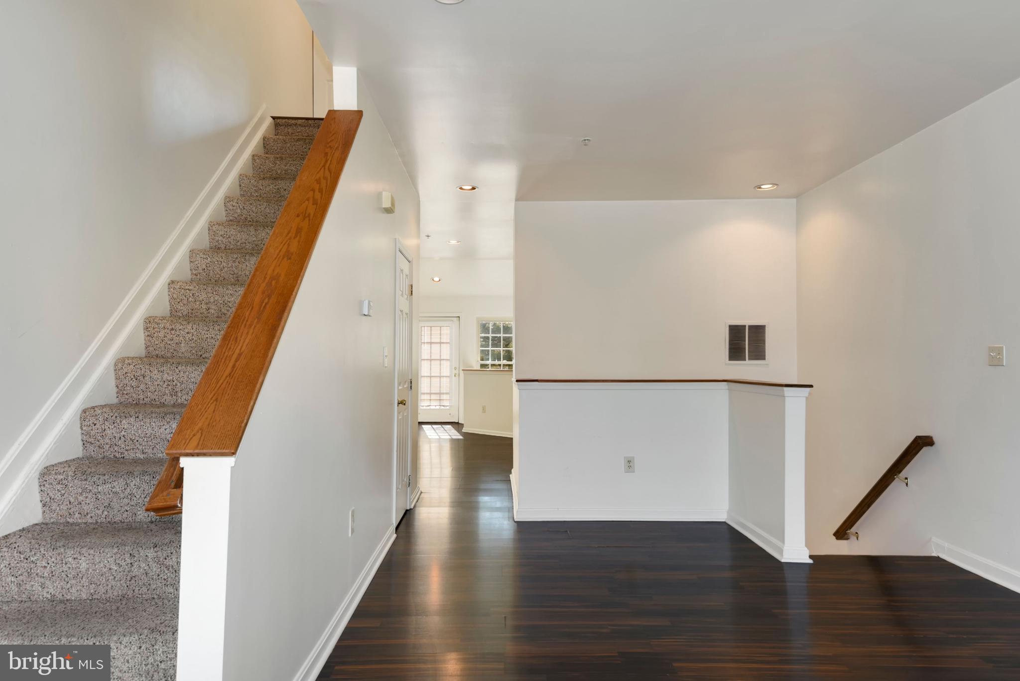 NEWTOWN - Residential Lease