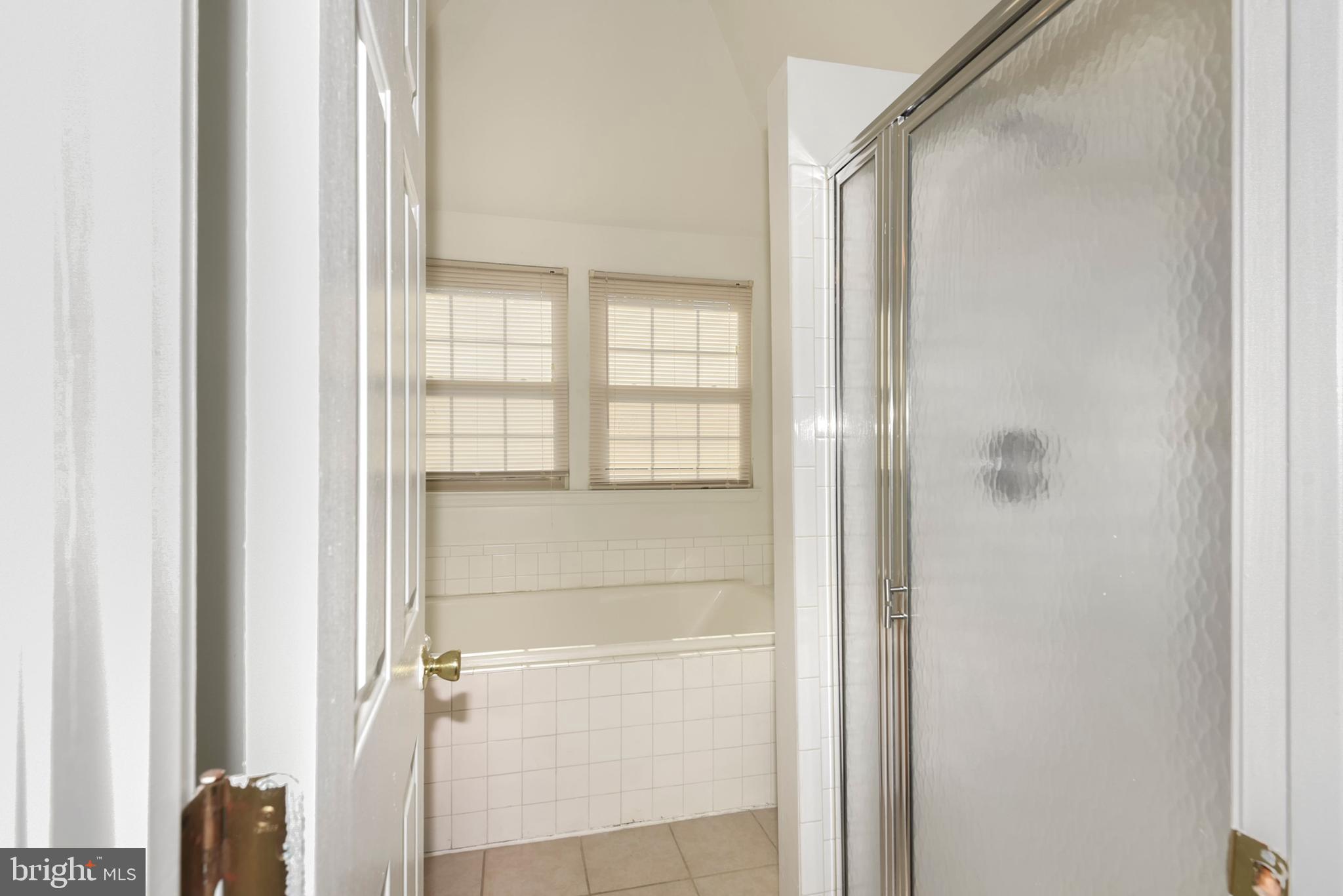 NEWTOWN - Residential Lease