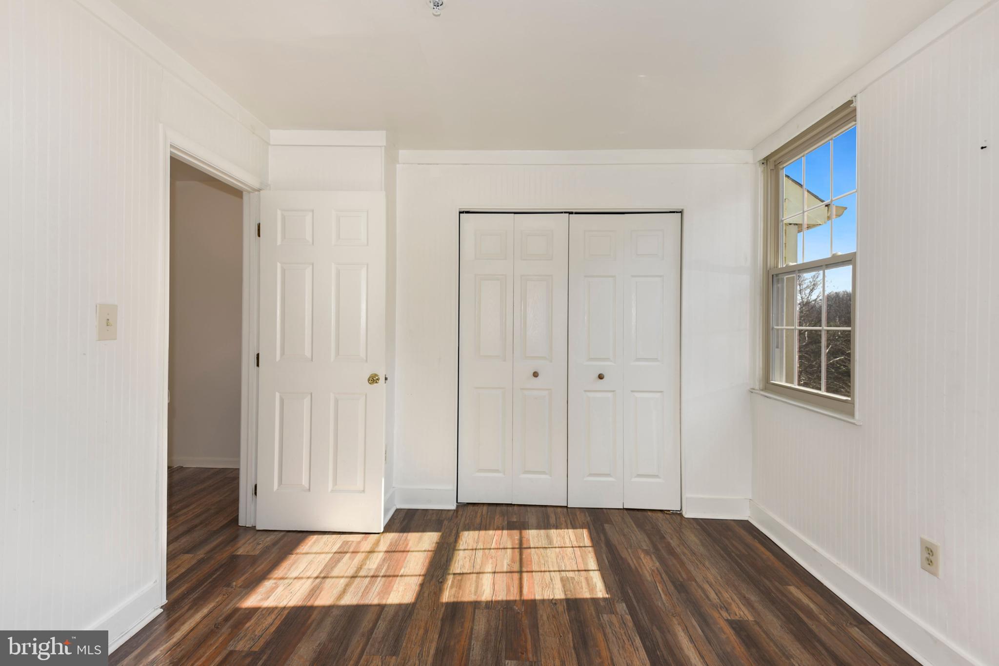 NEWTOWN - Residential Lease