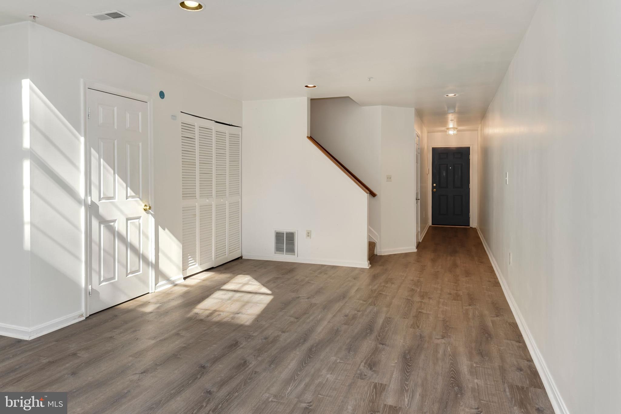 NEWTOWN - Residential Lease