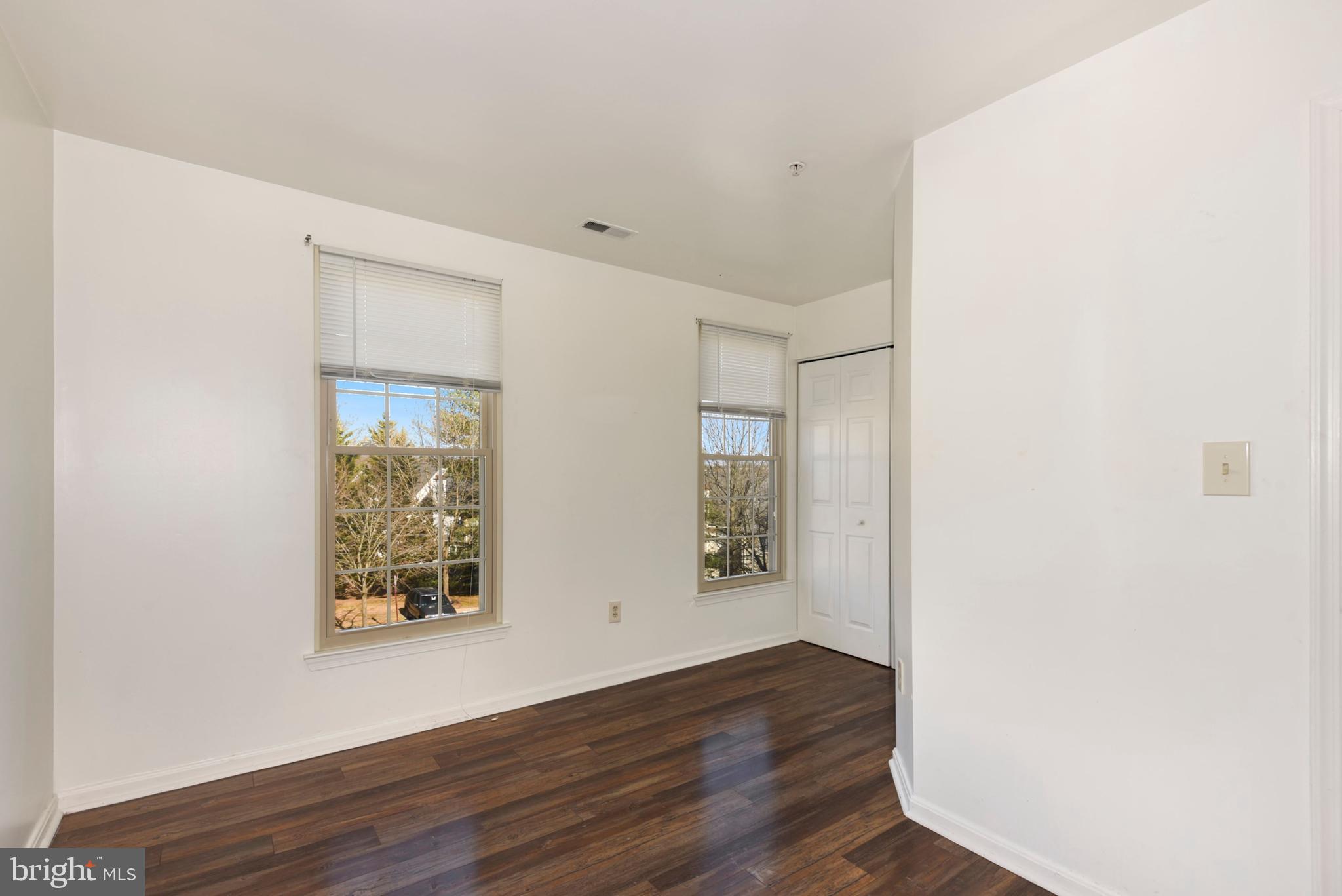 NEWTOWN - Residential Lease