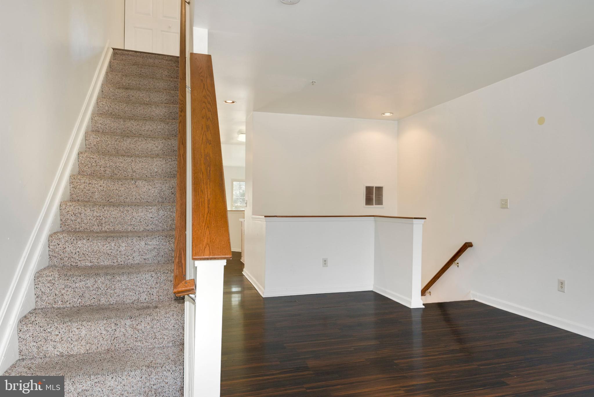 NEWTOWN - Residential Lease