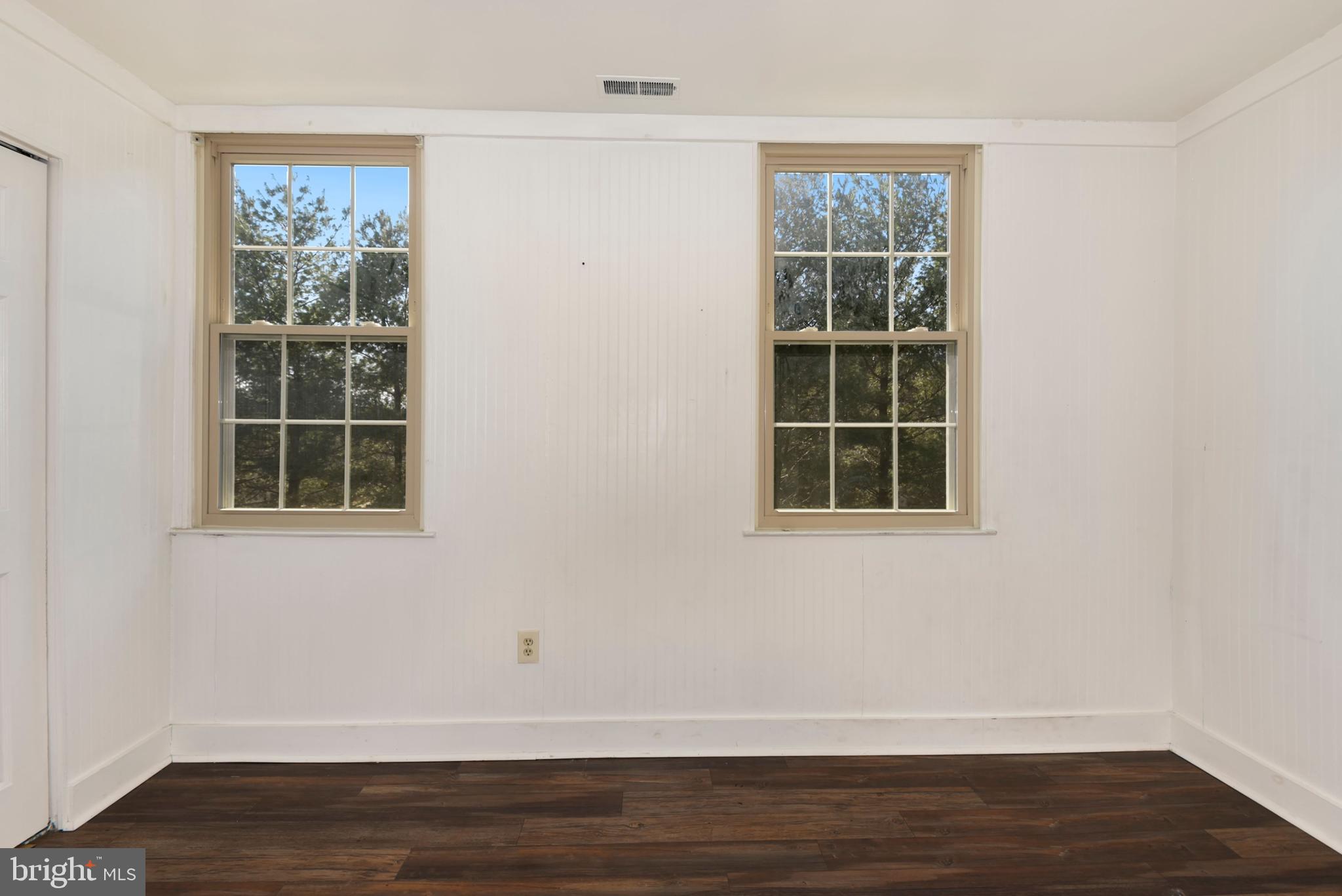 NEWTOWN - Residential Lease