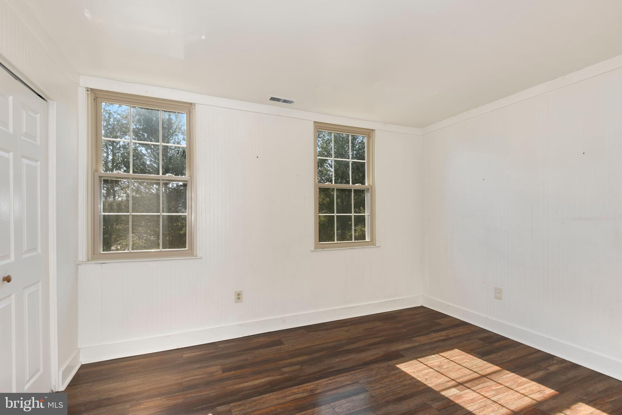 NEWTOWN - Residential Lease