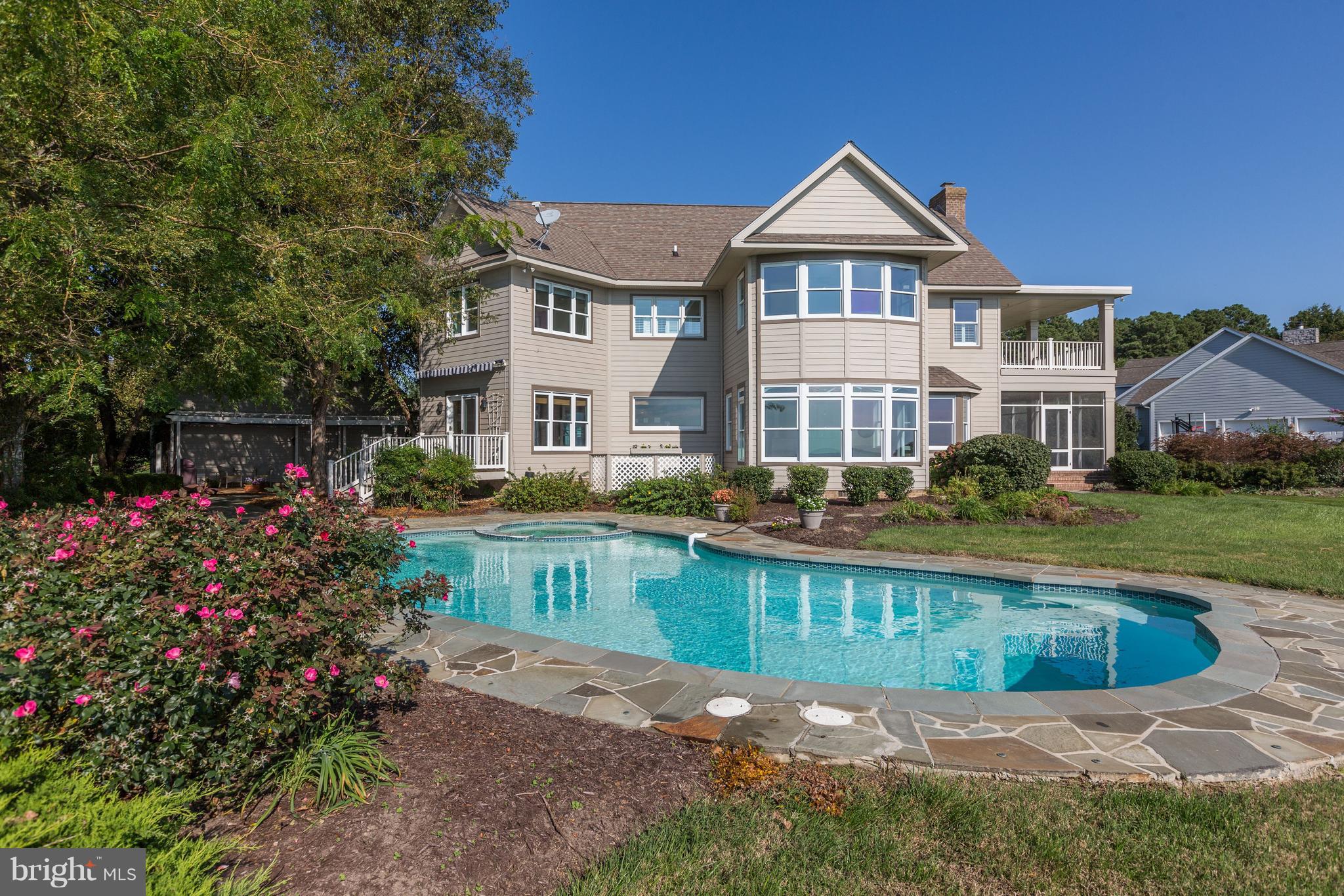 COVE CREEK CLUB - Residential