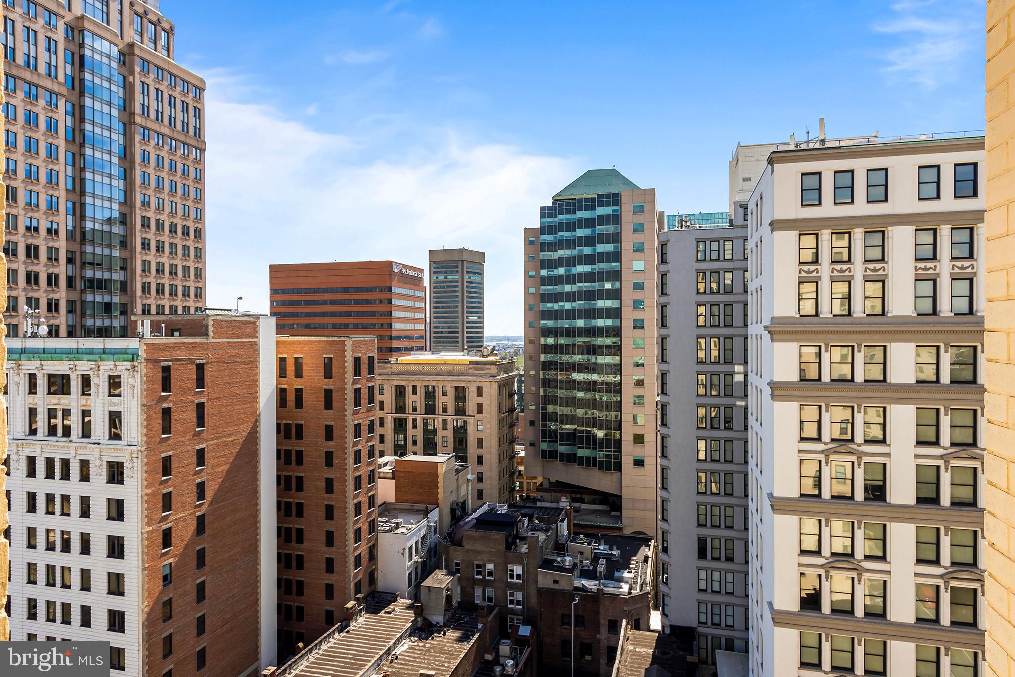 DOWNTOWN - Residential Lease