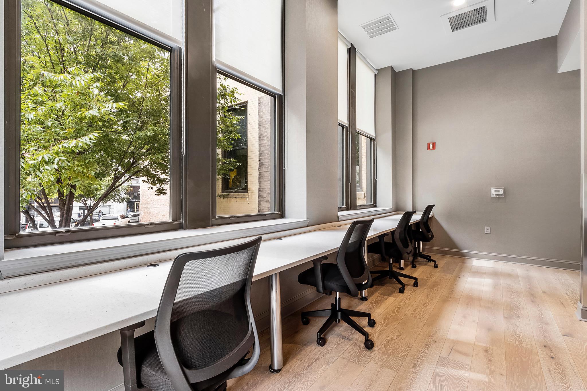DOWNTOWN - Residential Lease