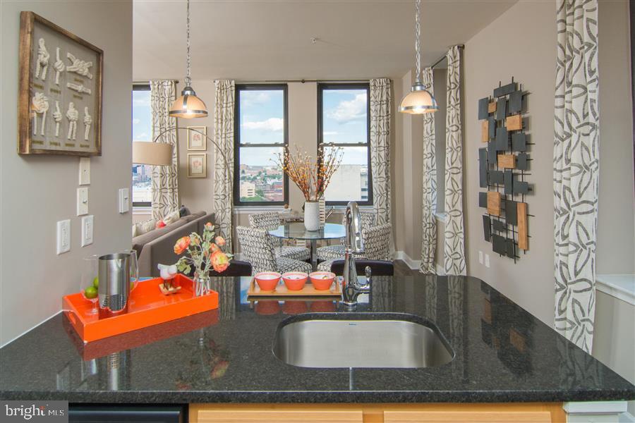 DOWNTOWN - Residential Lease