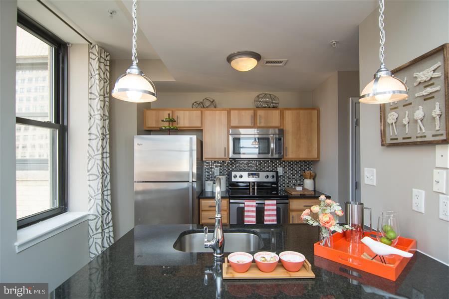 DOWNTOWN - Residential Lease