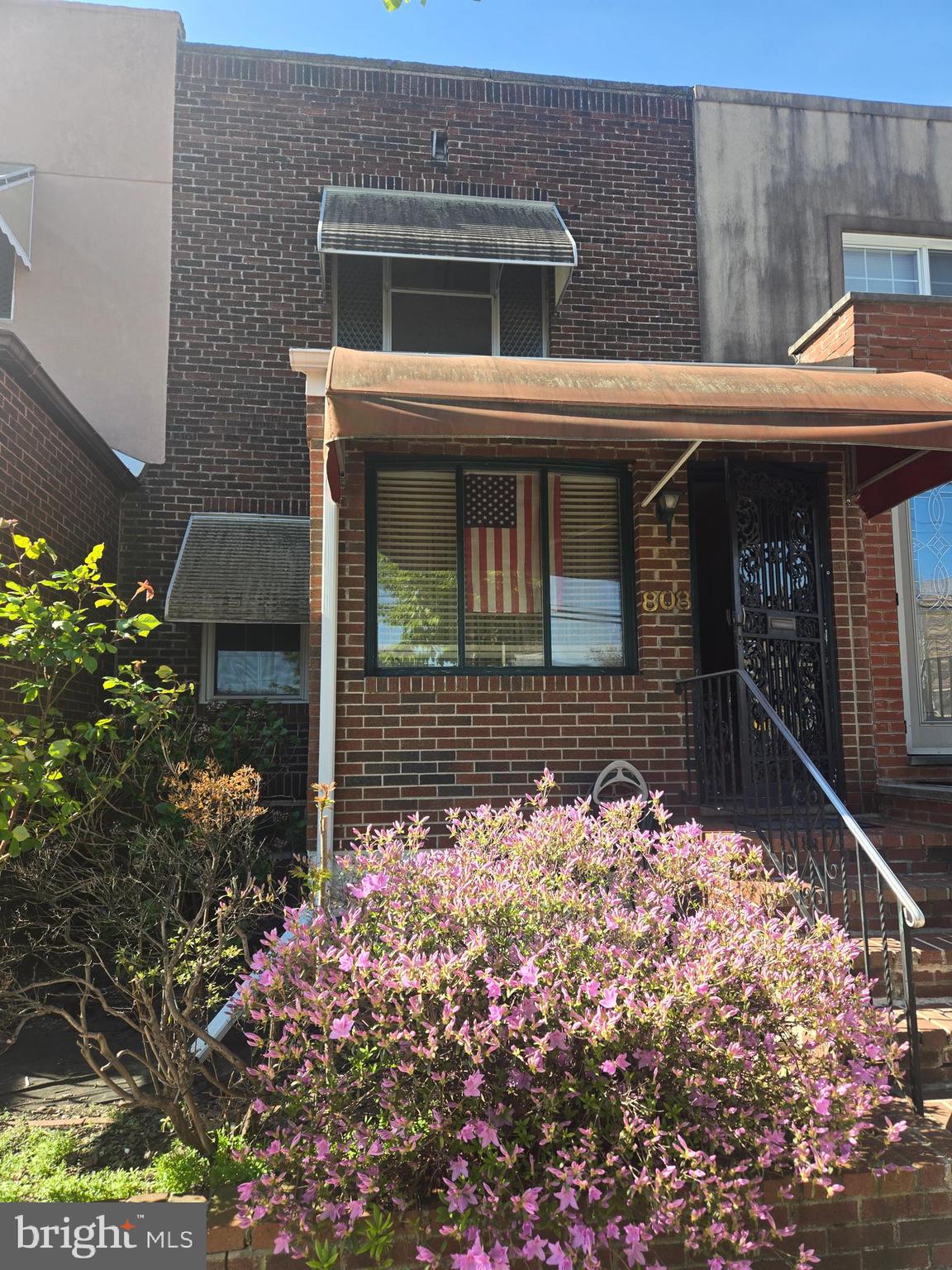 Great location in Stadium District.
This property is waiting for PERSON TO MAKE A HOME.
Located within walking distance of Stadium complex and within close proximity of public transportation