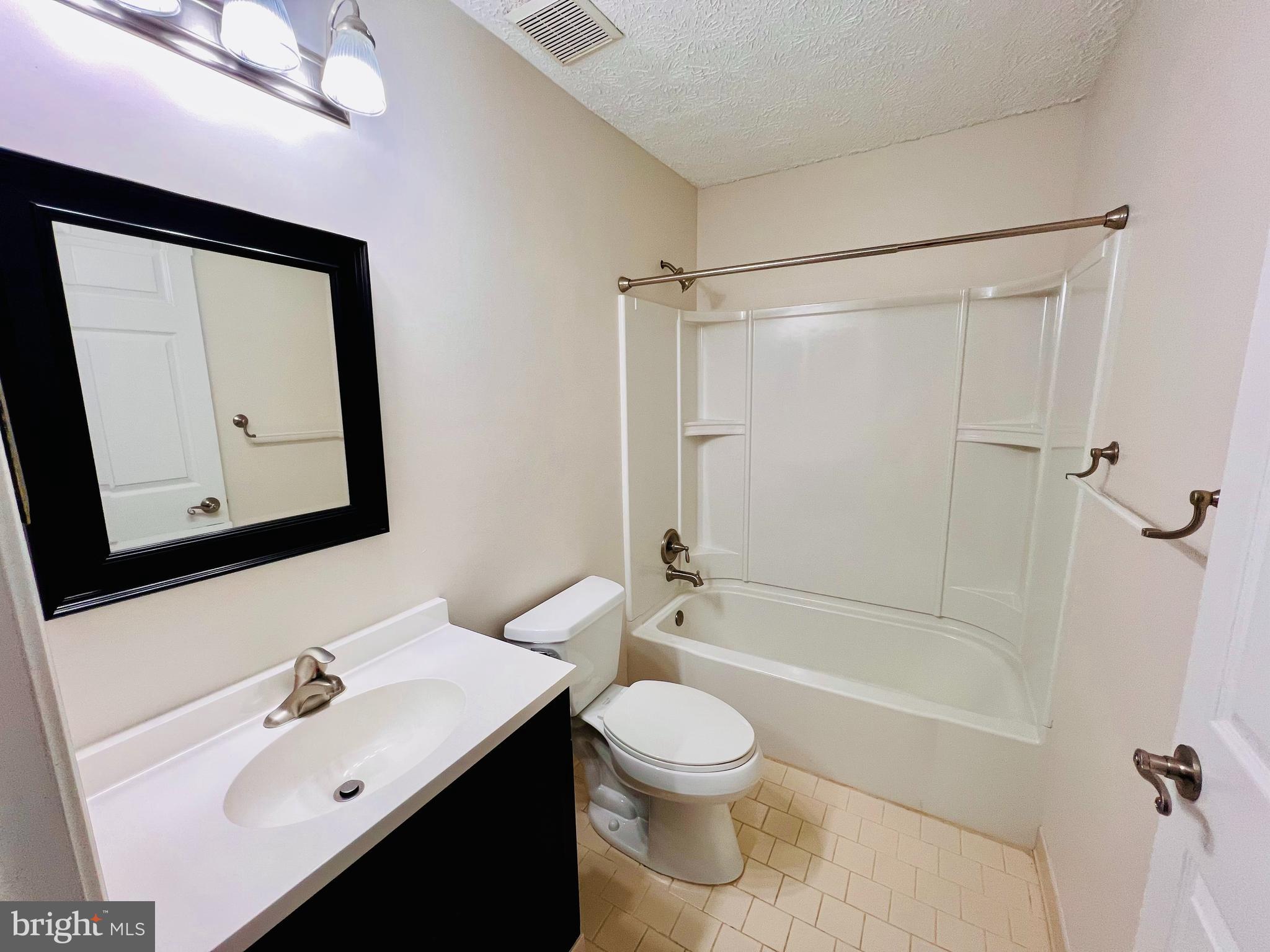 PINEY ORCHARD - Residential Lease