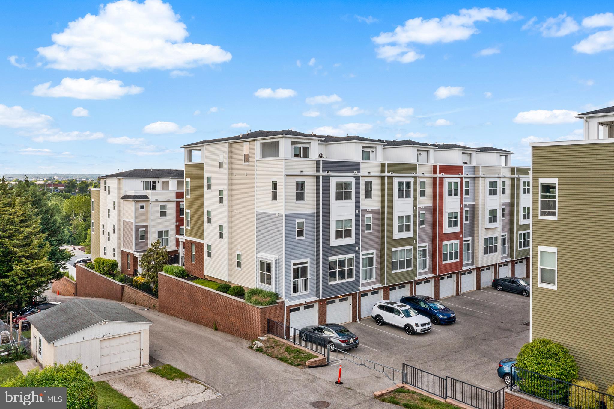 368 W 7TH AVENUE