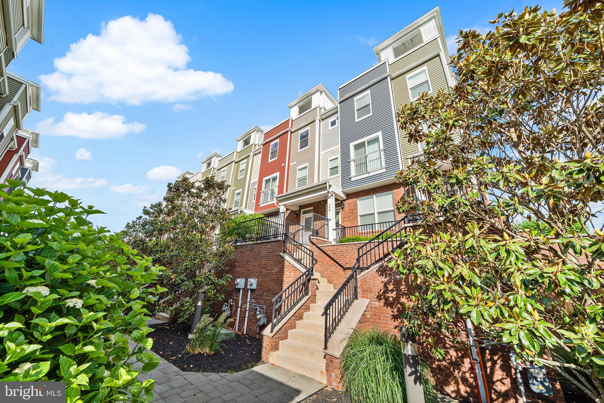 368 W 7TH AVENUE