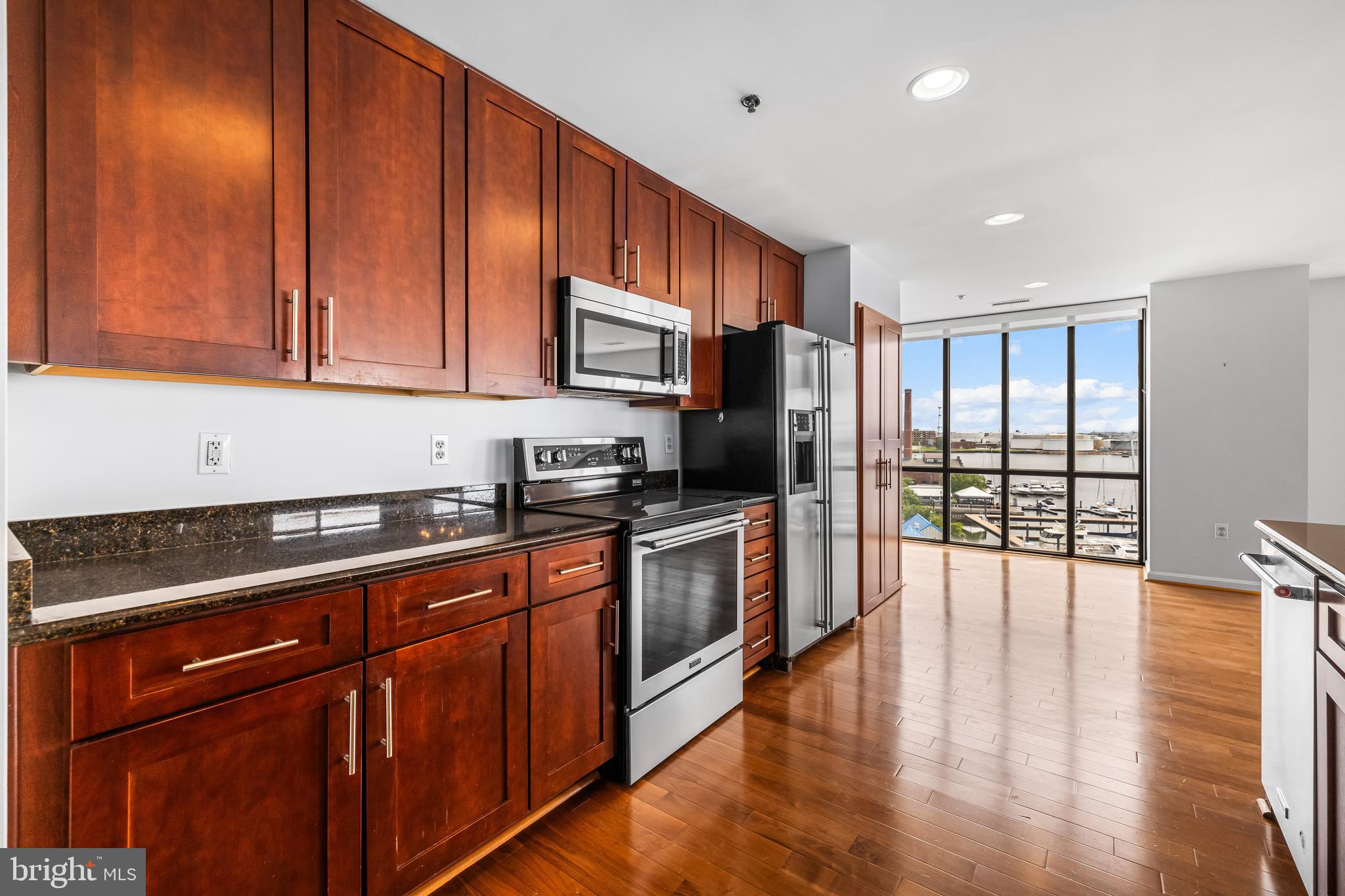 LIGHTHOUSE LANDING - Residential