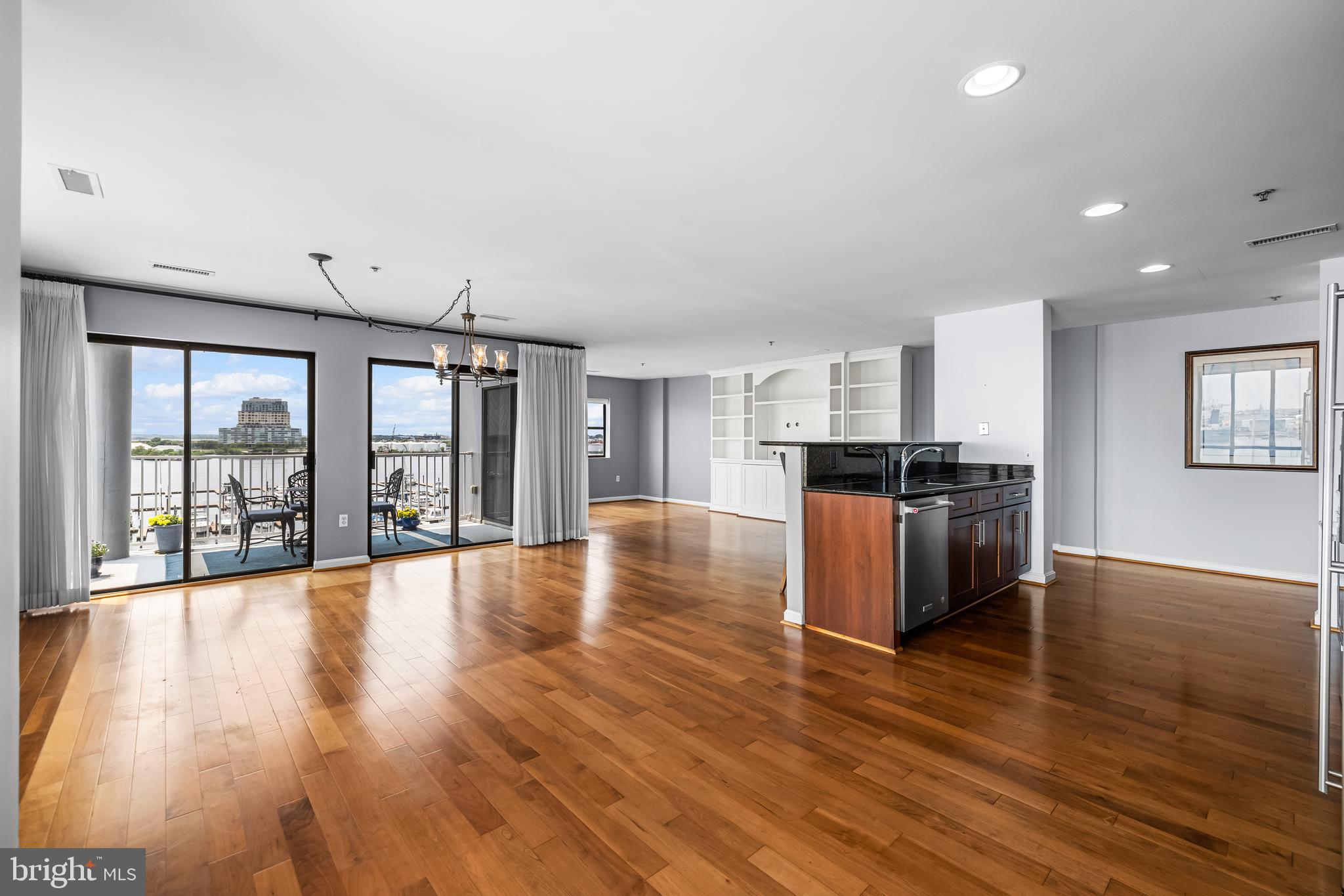 LIGHTHOUSE LANDING - Residential