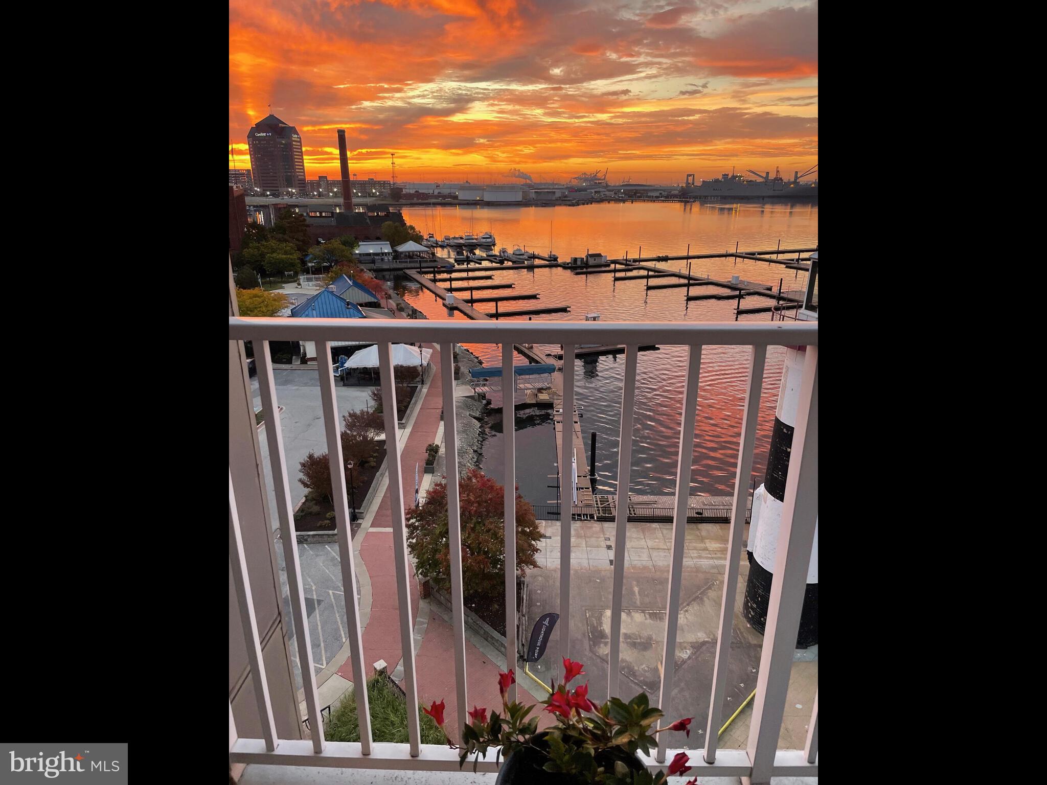 LIGHTHOUSE LANDING - Residential