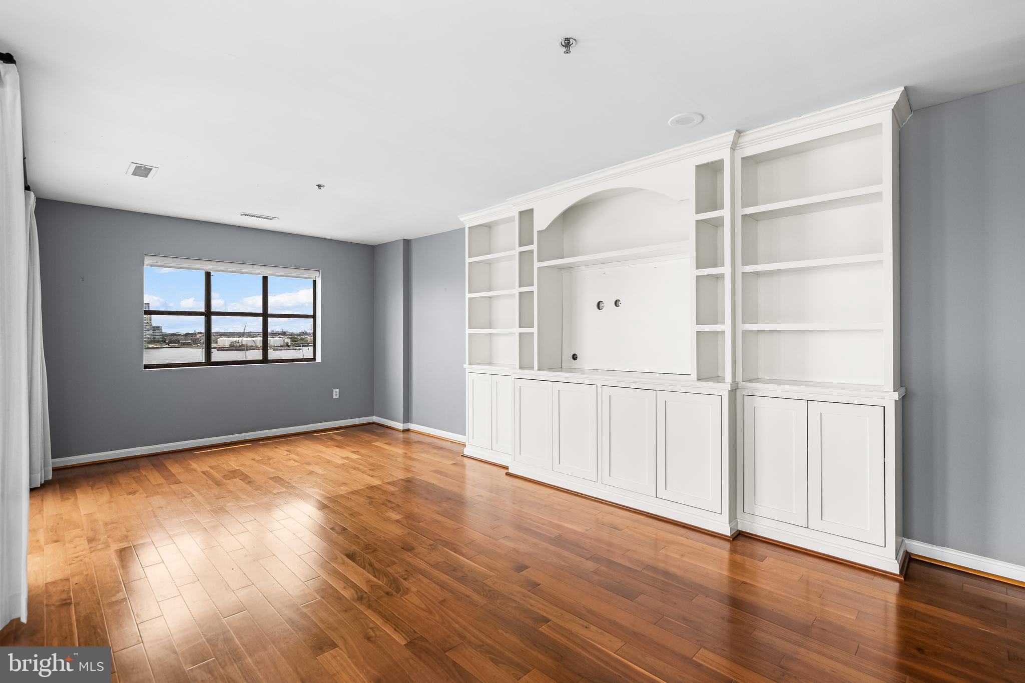 LIGHTHOUSE LANDING - Residential