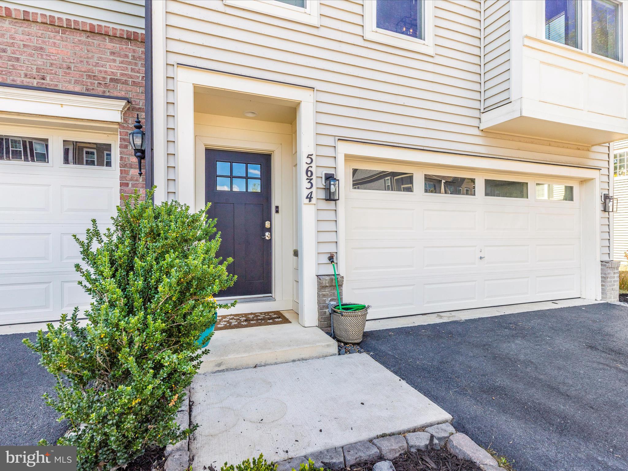 TALLYN RIDGE - Residential