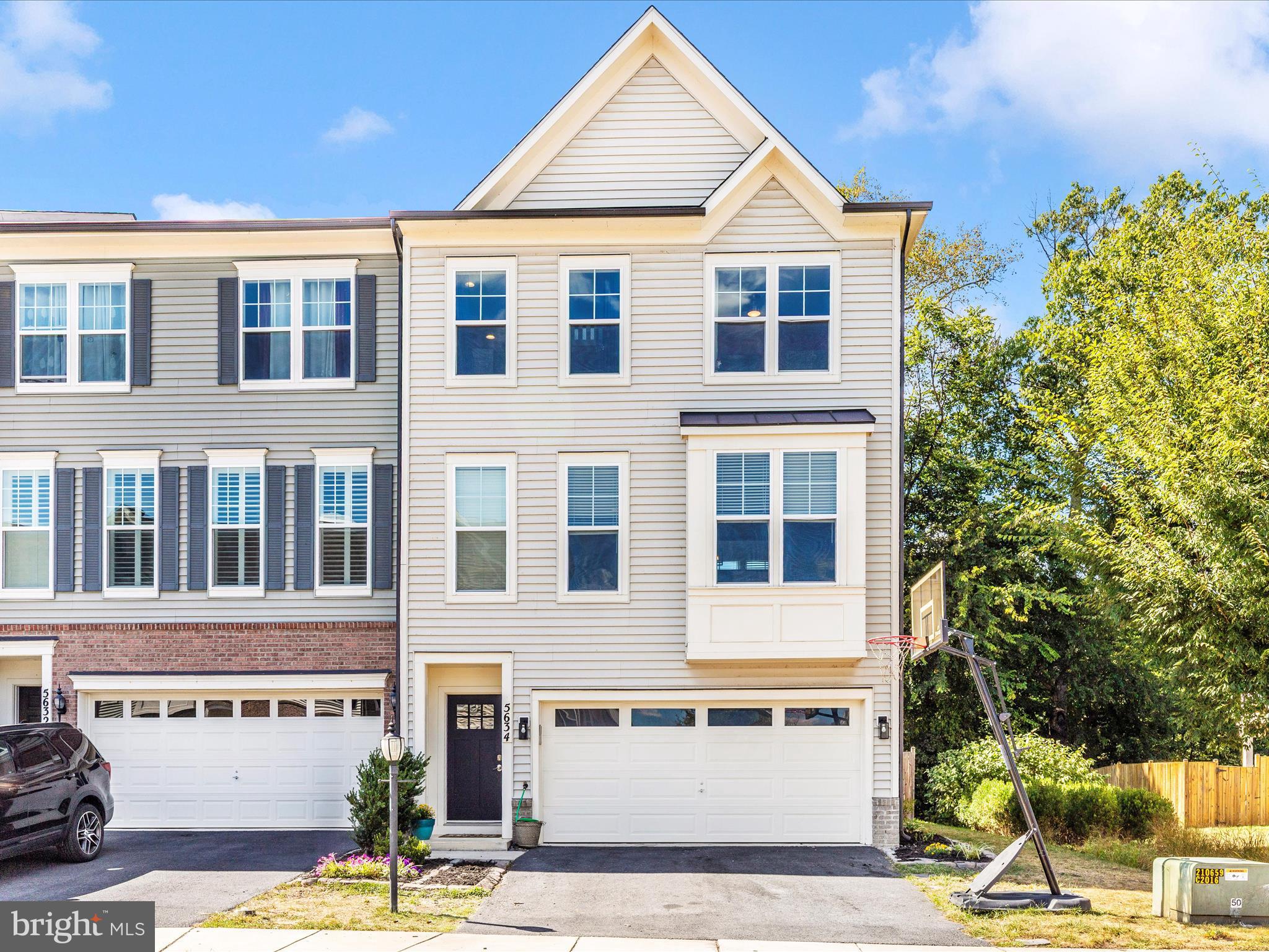 TALLYN RIDGE - Residential