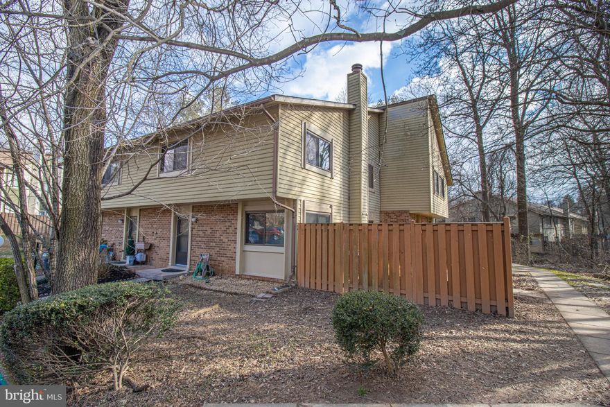 MOVE-IN READY*PRIVATE END UNIT TOWNHOME IN BURKE CENTRE WITH 3 LARGE BEDROOMS ON UPPER LEVEL*2 1/2 BATHS*HARDWOOD ON MAIN & UPPER LEVELS*PRIMARY & HALL BATHS UPDATED IN 2019*NEW PAINT THROUGHOUT*NEW BLINDS*NEW DISPOSAL IN 2018*NEWER ROOF*SPACIOUS LIVING/FAMILY ROOM*KITCHEN WITH PANTRY OPENS TO DINING AREA WITH SLIDING GLASS DOOR TO PRIVATE FENCED-IN PATIO & STORAGE SHED*PRIMARY BEDROOM WITH BATH & WALK-IN CLOSET*LANDSCAPING*ASSIGNED PARKING SPACE #88 WITH AMPLE VISITOR PARKING*CLOSE TO SHOPS, RESTAURANTS, COMMUTER ROUTES, & VRE*ENJOY ALL THE BURKE AMENITIES INCLUDING SWIMMING POOLS & MUCH MORE