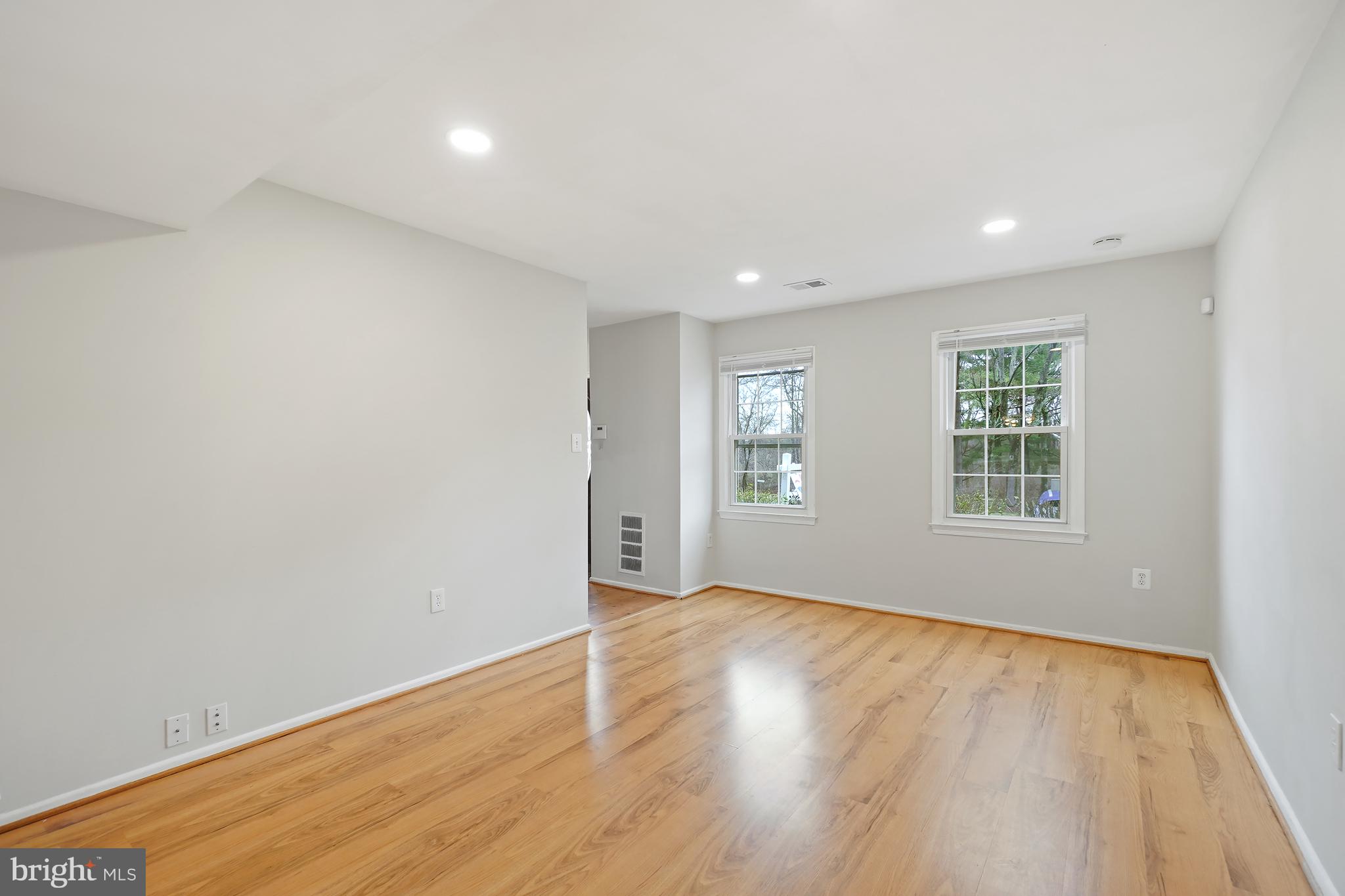 ROCKSHIRE TOWNHOMES - Residential