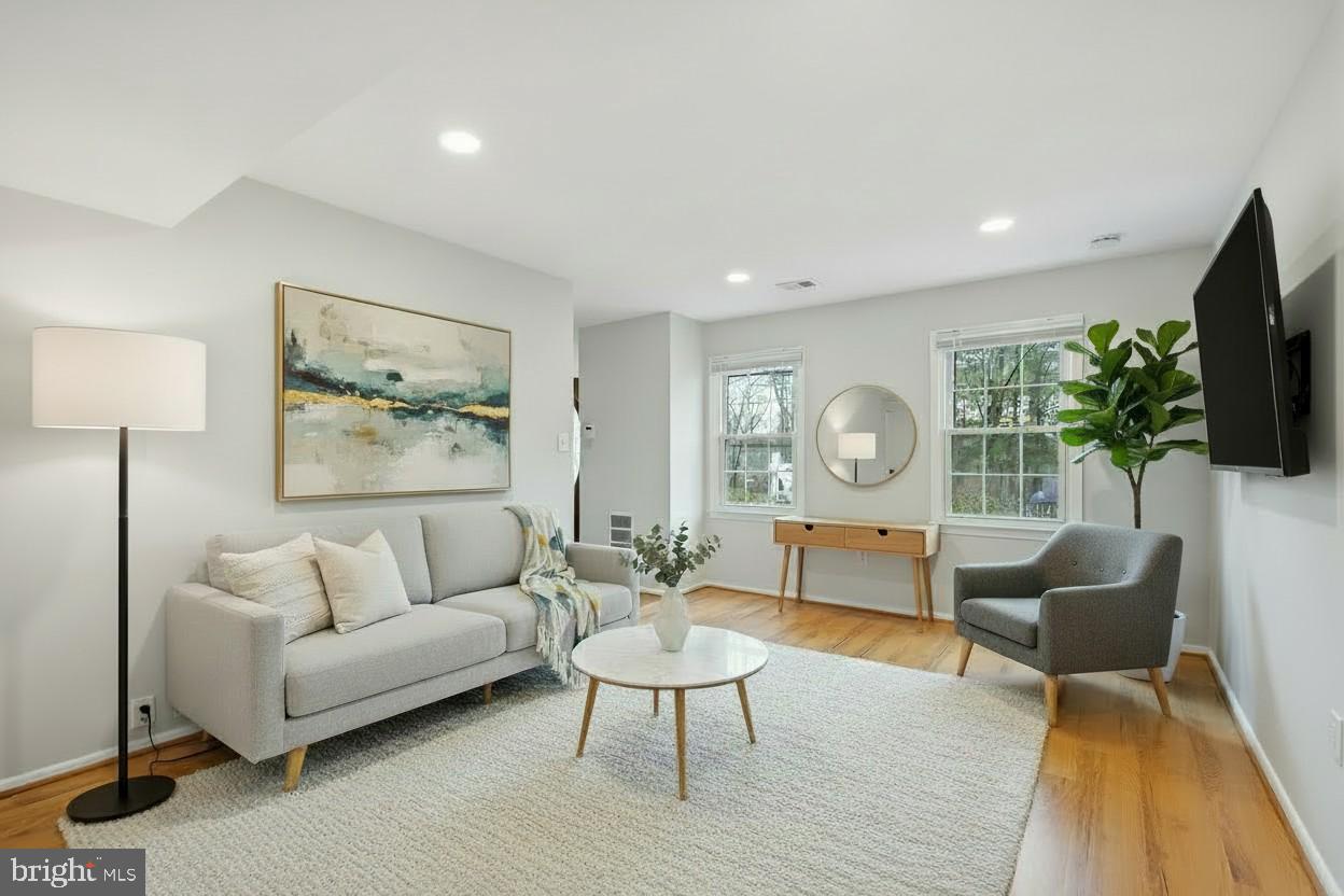 ROCKSHIRE TOWNHOMES - Residential