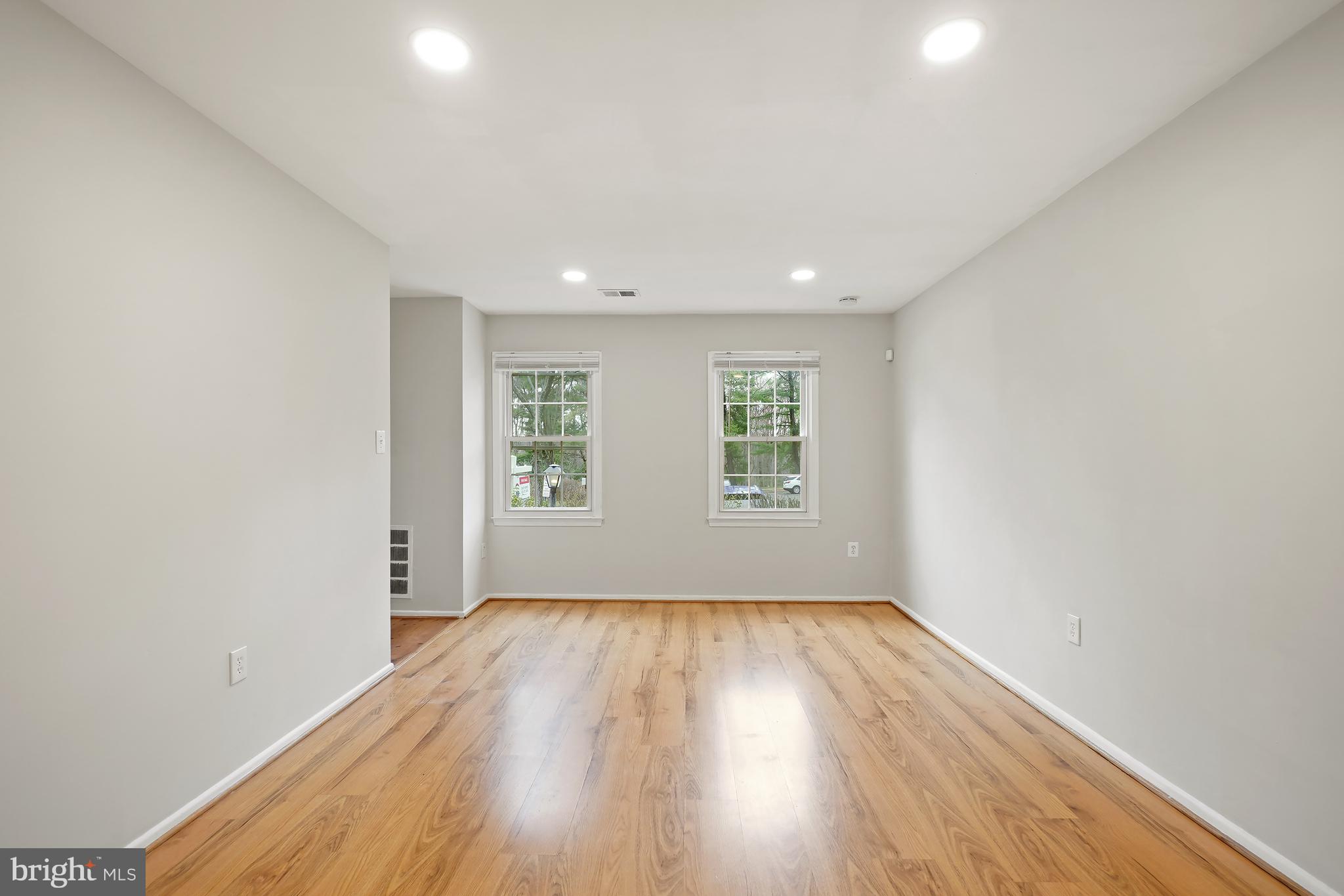 ROCKSHIRE TOWNHOMES - Residential