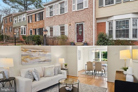 Photo of 10 Ingleside Court, ROCKVILLE, MD 20850 (MLS # MDMC2219474)