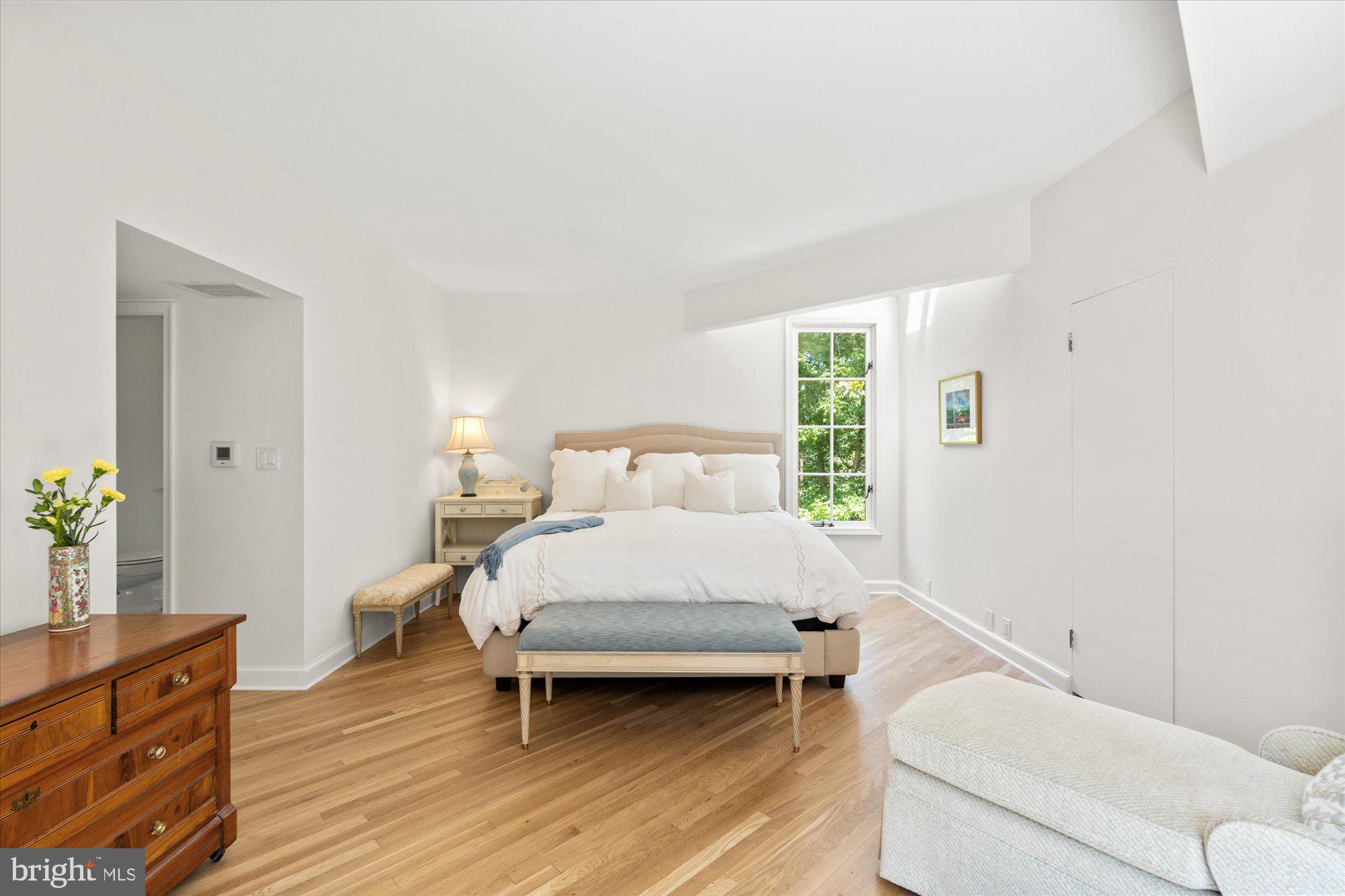 CHEVY CHASE HILLS - Residential