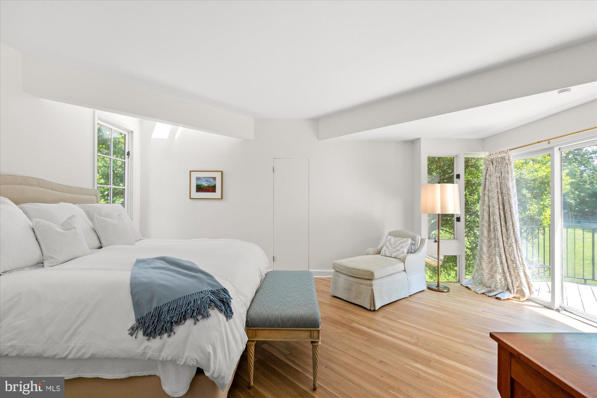 CHEVY CHASE HILLS - Residential