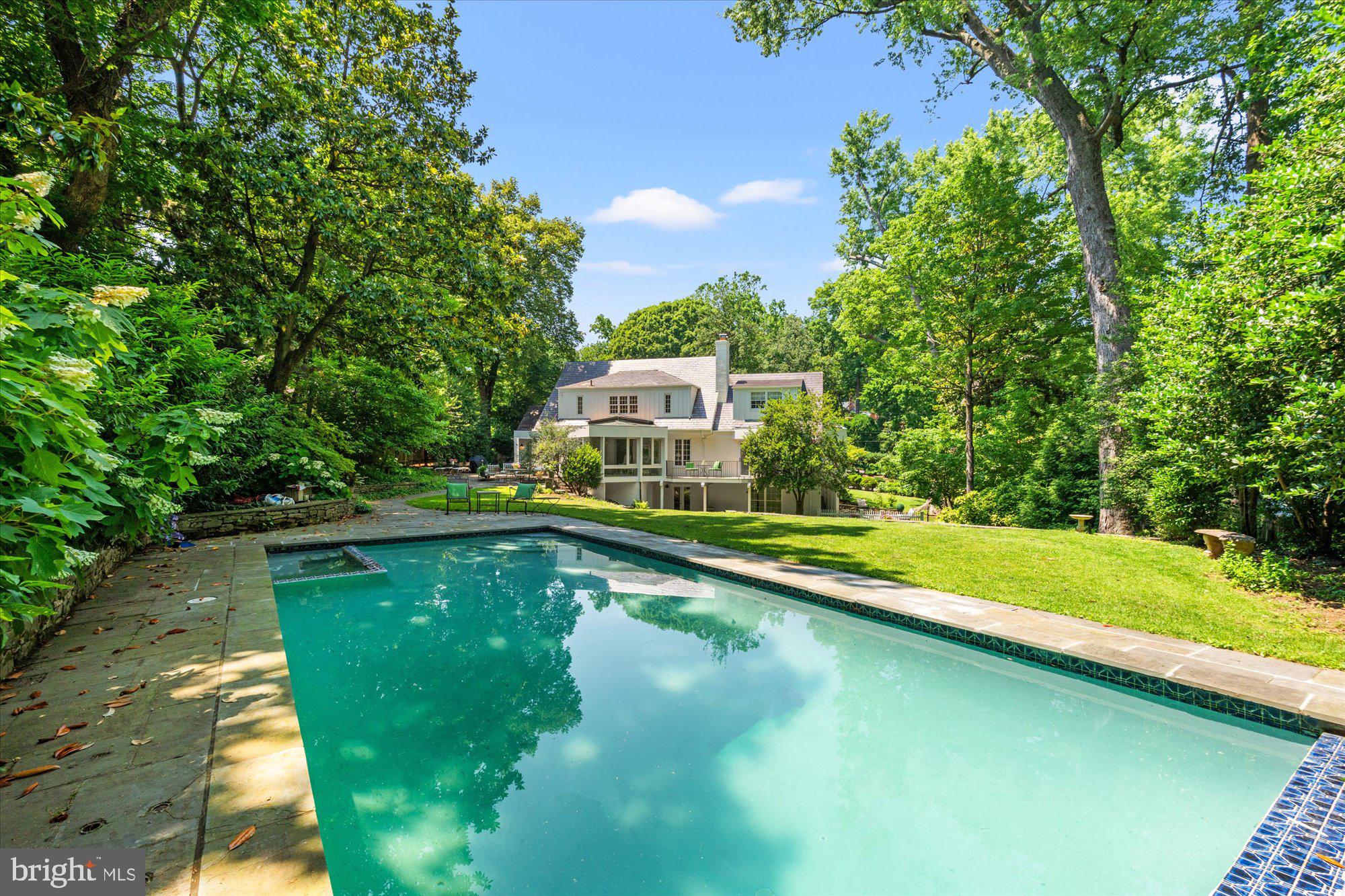 CHEVY CHASE HILLS - Residential