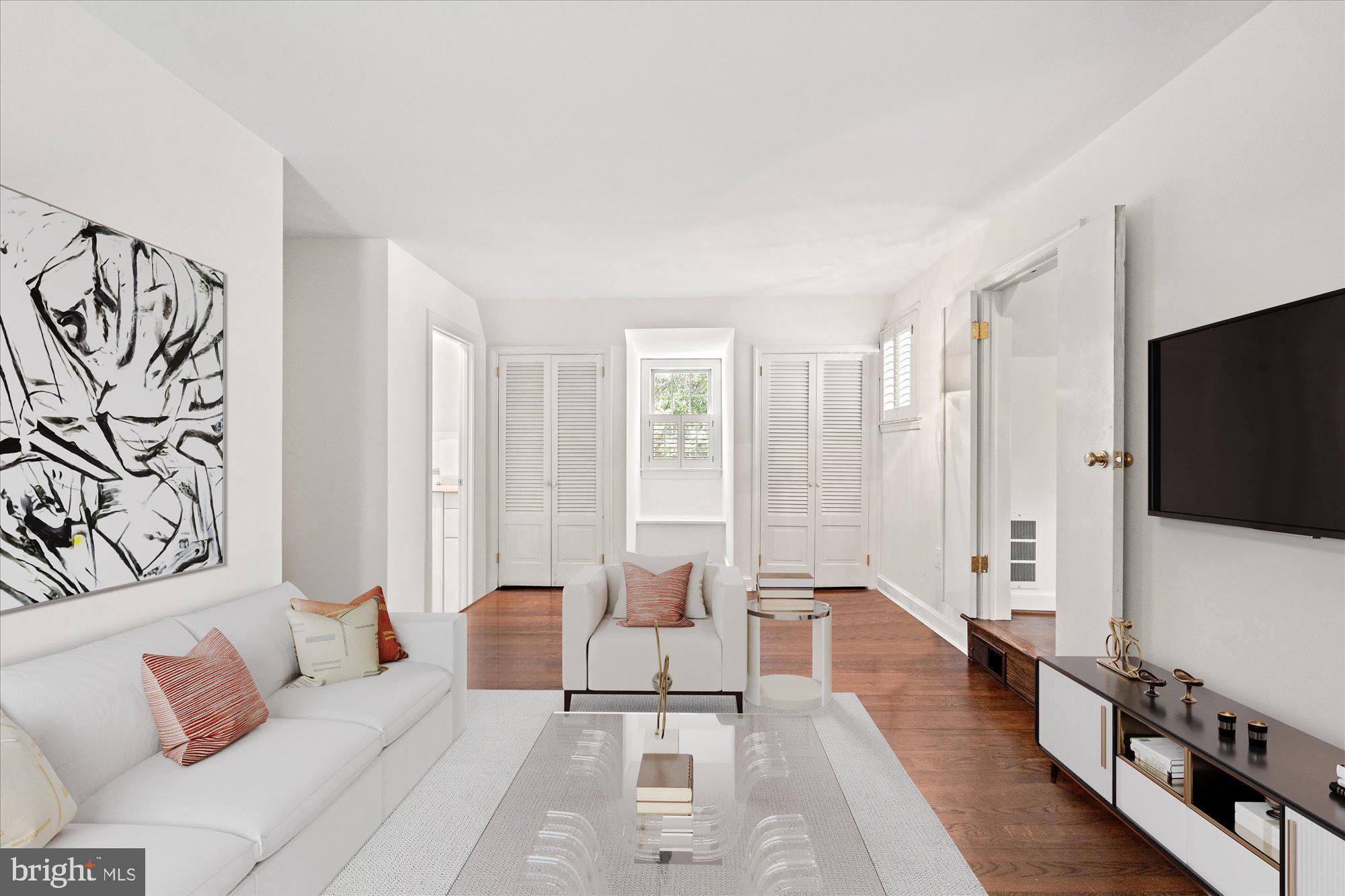 CHEVY CHASE HILLS - Residential